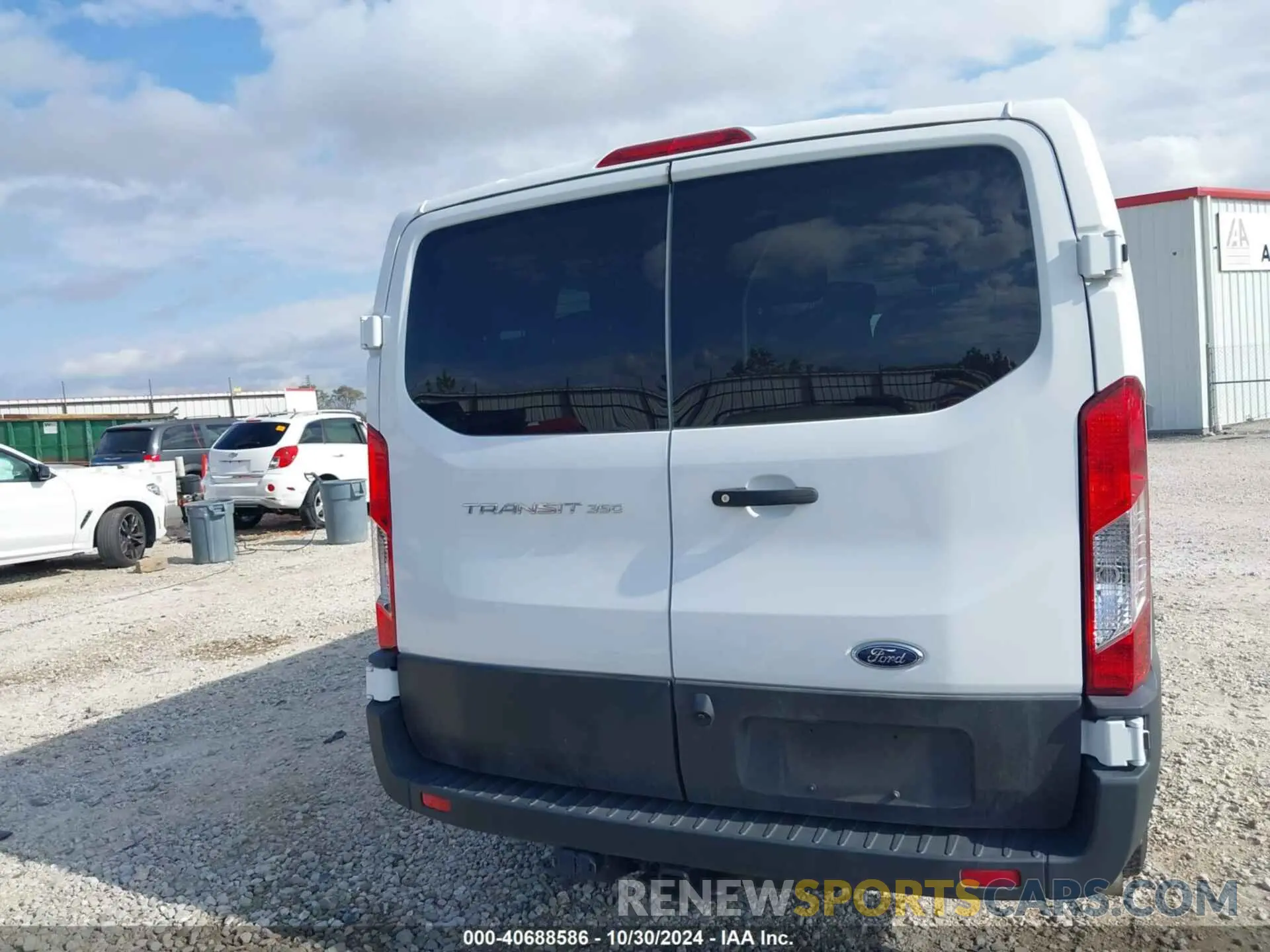 17 Photograph of a damaged car 1FBAX2Y83NKA59579 FORD TRANSIT-350 PASSENGER VAN 2022