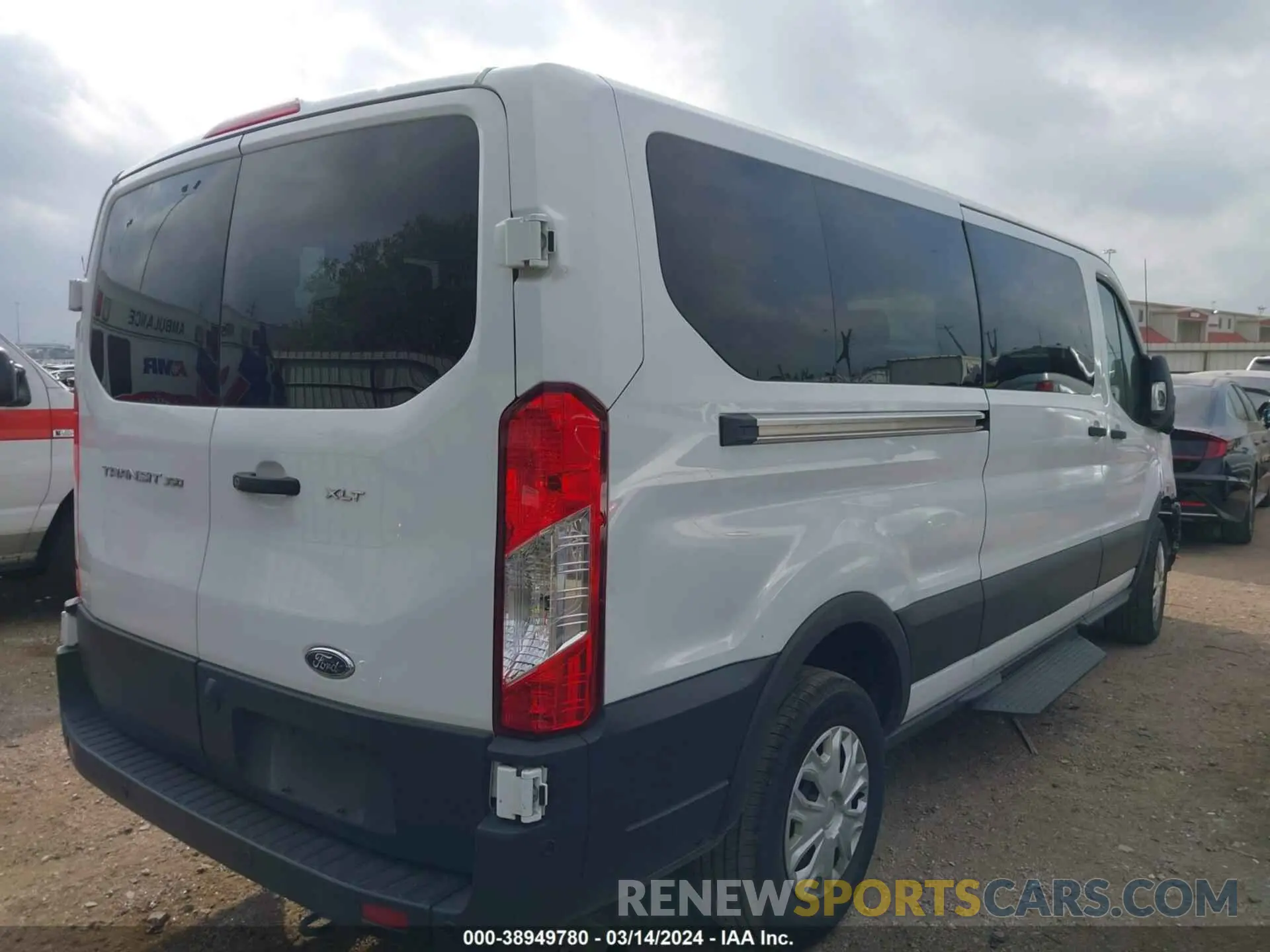 4 Photograph of a damaged car 1FBAX2Y86NKA79079 FORD TRANSIT-350 PASSENGER VAN 2022