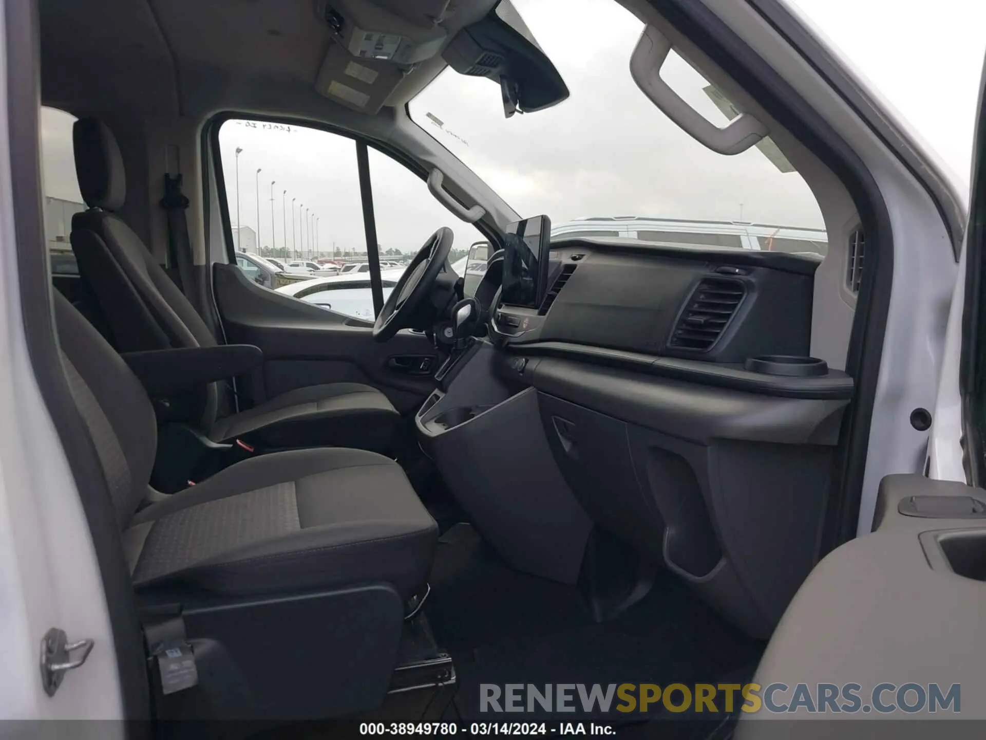 5 Photograph of a damaged car 1FBAX2Y86NKA79079 FORD TRANSIT-350 PASSENGER VAN 2022