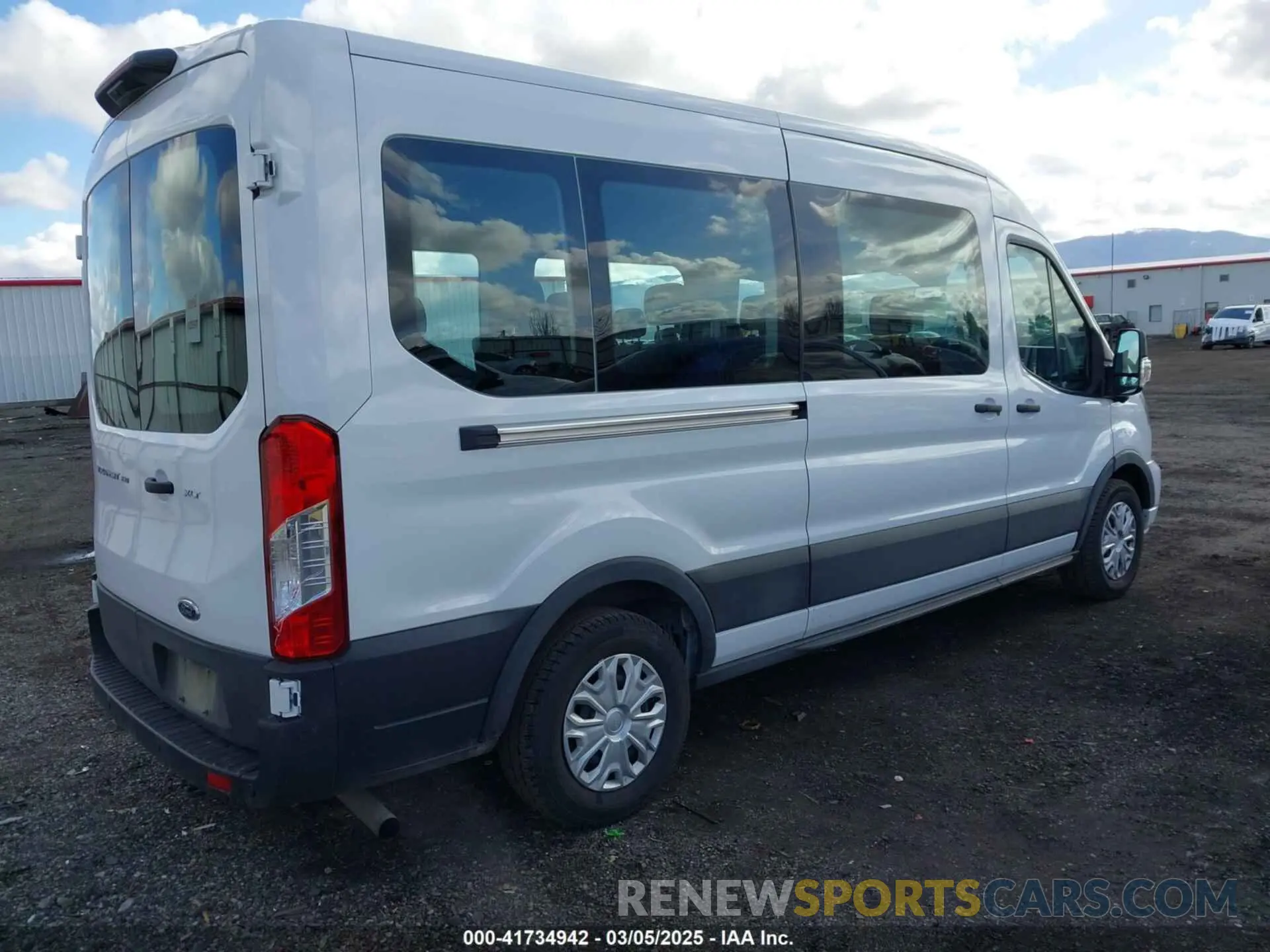 4 Фотография поврежденного автомобиля 1FBAX2C82PKB28840 FORD TRANSIT-350 PASSENGER VAN 2023