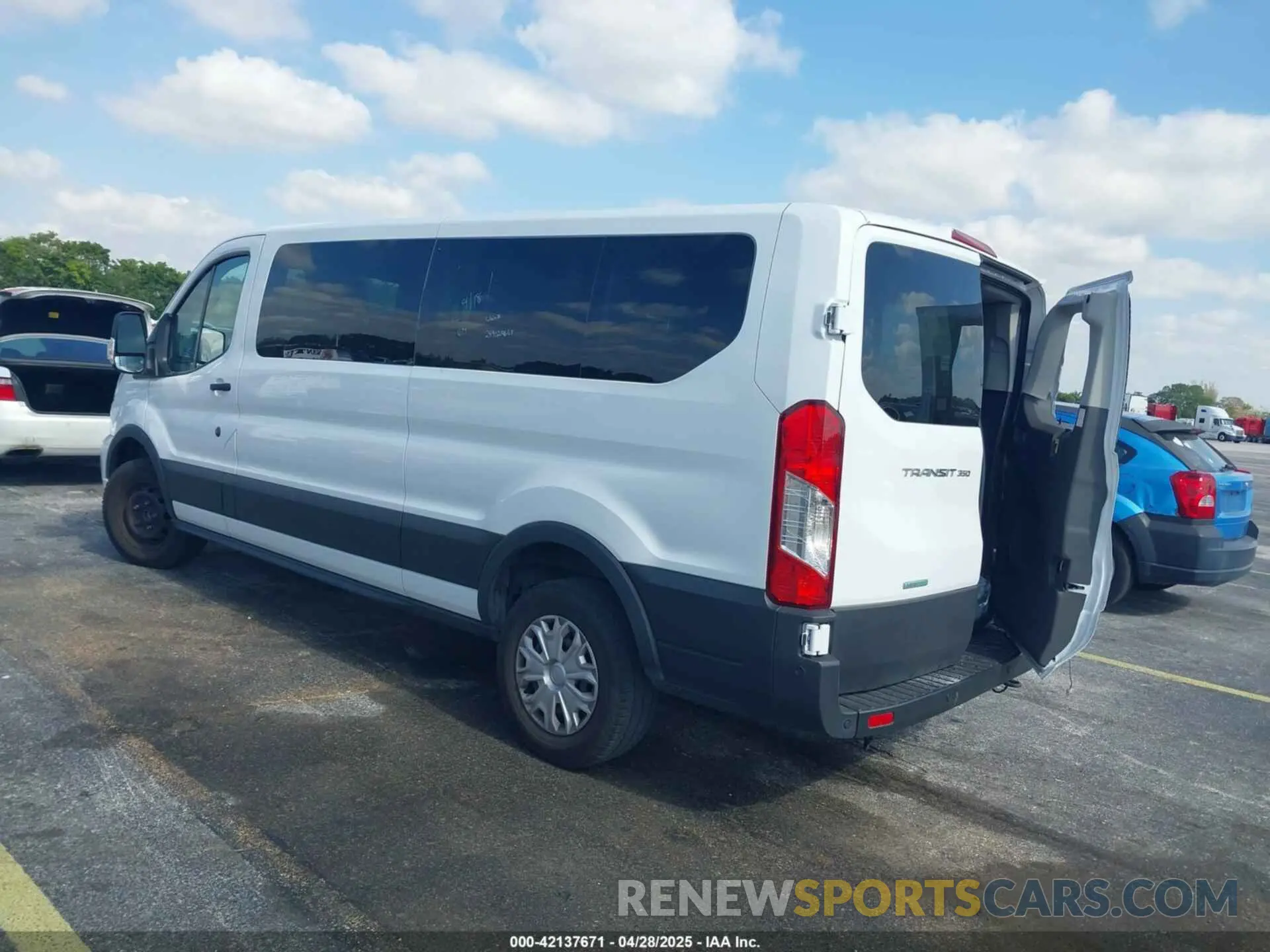3 Фотография поврежденного автомобиля 1FBAX2YG6PKB08879 FORD TRANSIT-350 PASSENGER VAN 2023