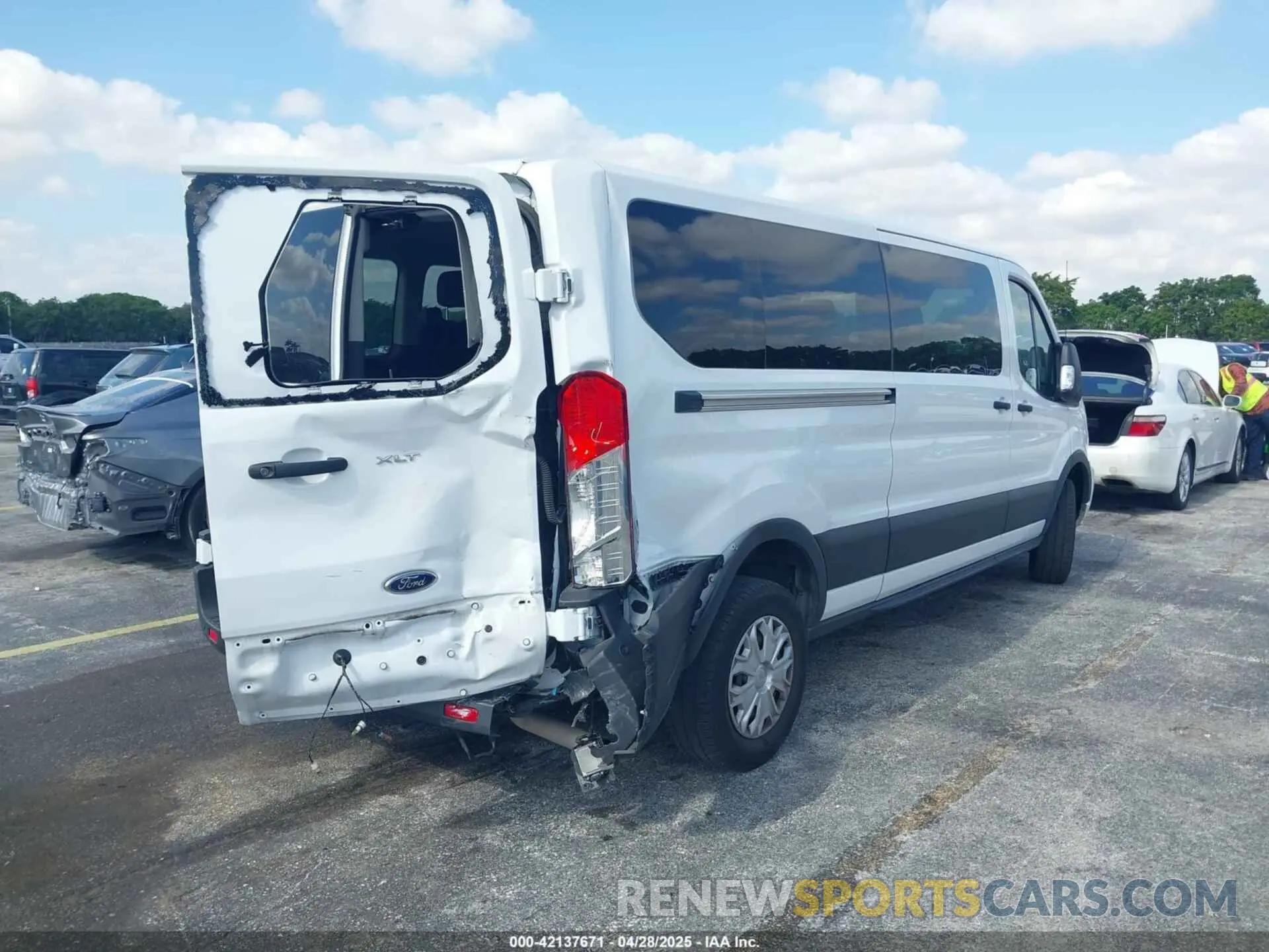4 Фотография поврежденного автомобиля 1FBAX2YG6PKB08879 FORD TRANSIT-350 PASSENGER VAN 2023