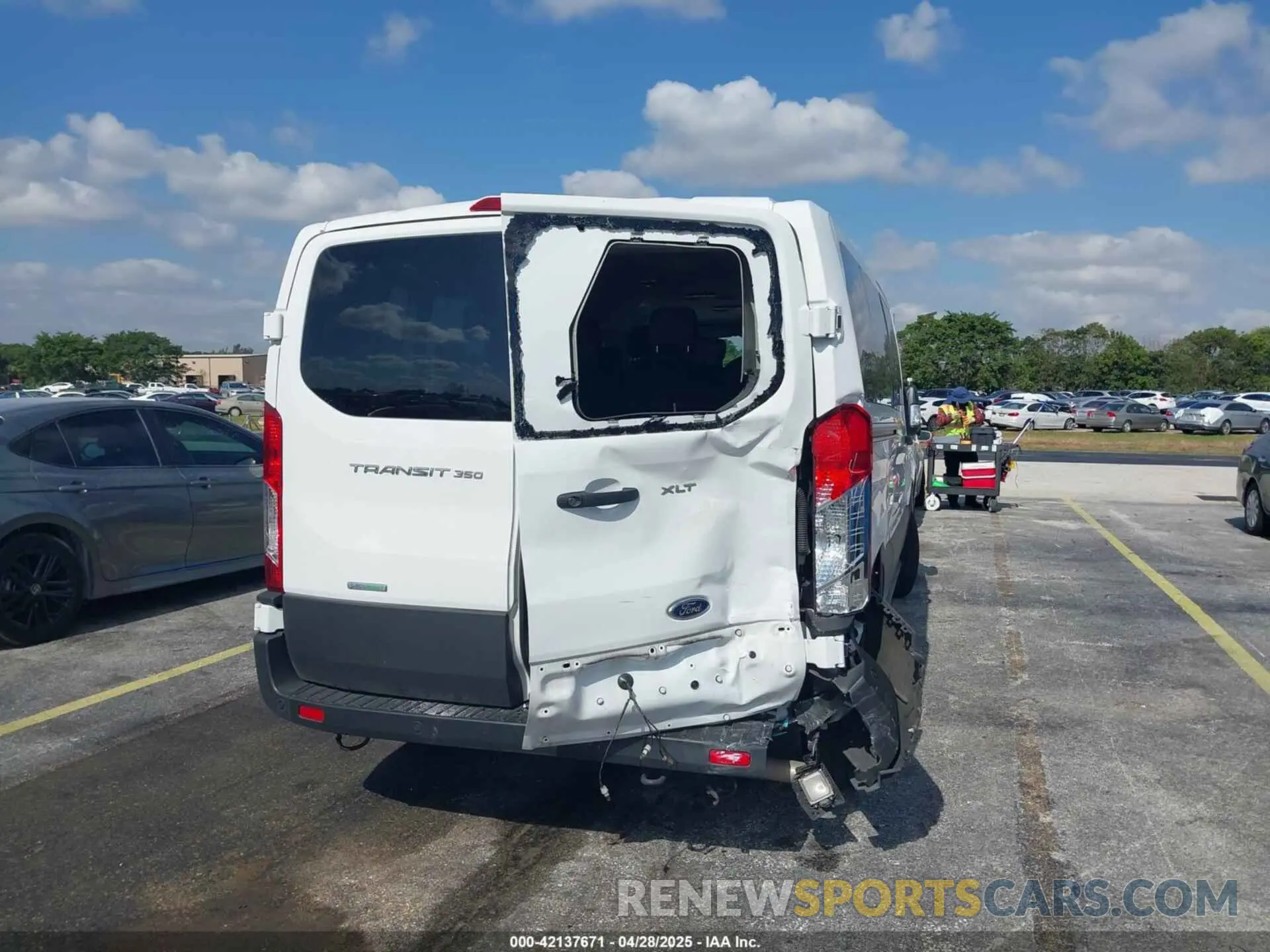 6 Фотография поврежденного автомобиля 1FBAX2YG6PKB08879 FORD TRANSIT-350 PASSENGER VAN 2023