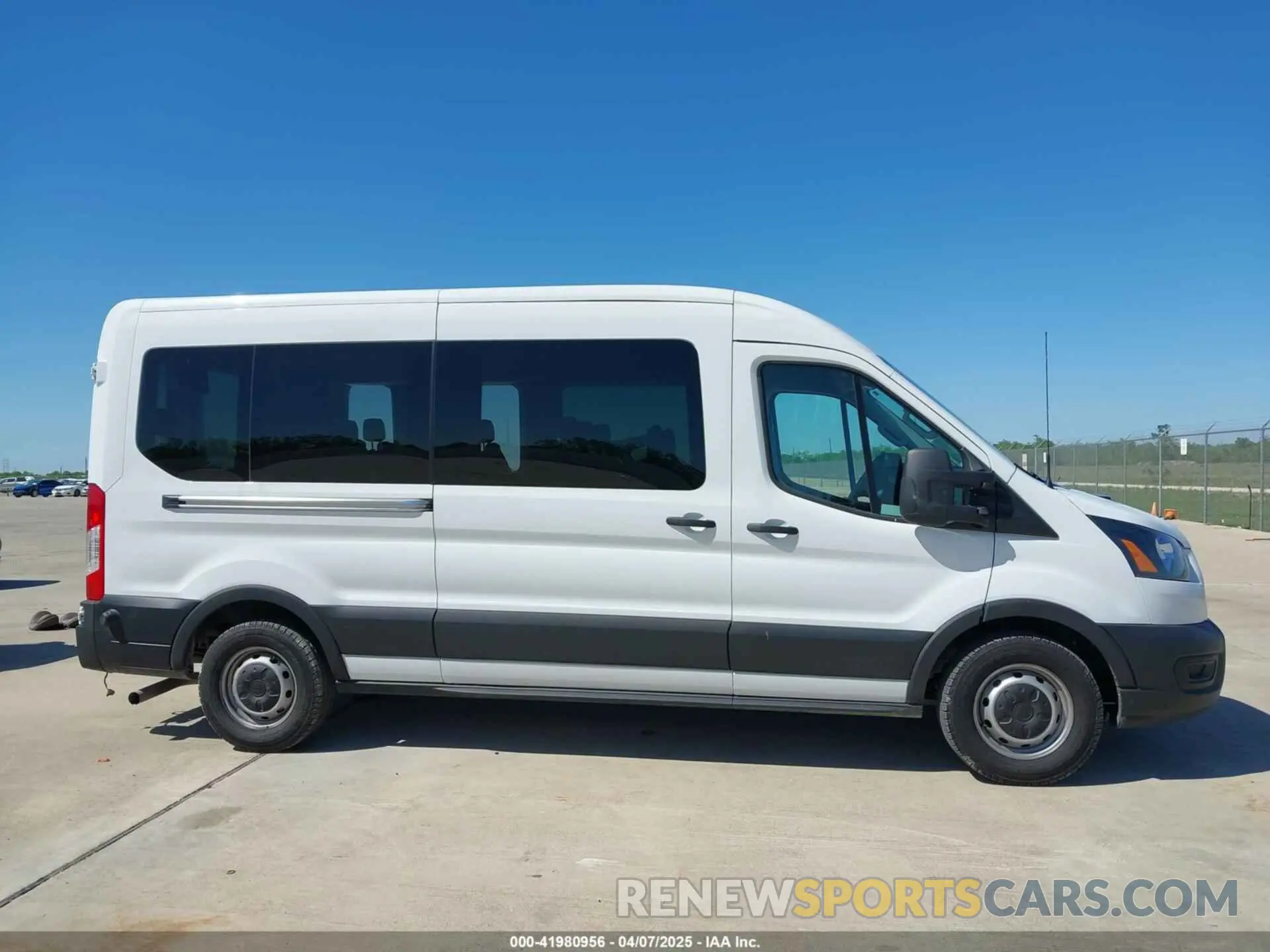 13 Фотография поврежденного автомобиля 1FBAX2C81RKA68648 FORD TRANSIT-350 PASSENGER VAN 2024