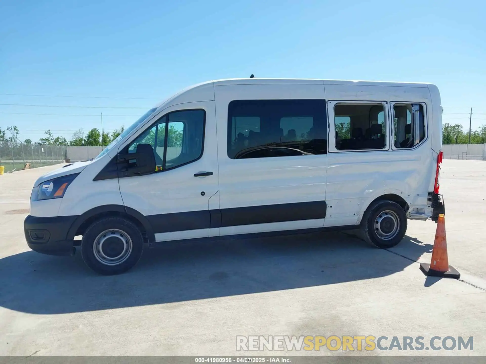 14 Фотография поврежденного автомобиля 1FBAX2C81RKA68648 FORD TRANSIT-350 PASSENGER VAN 2024
