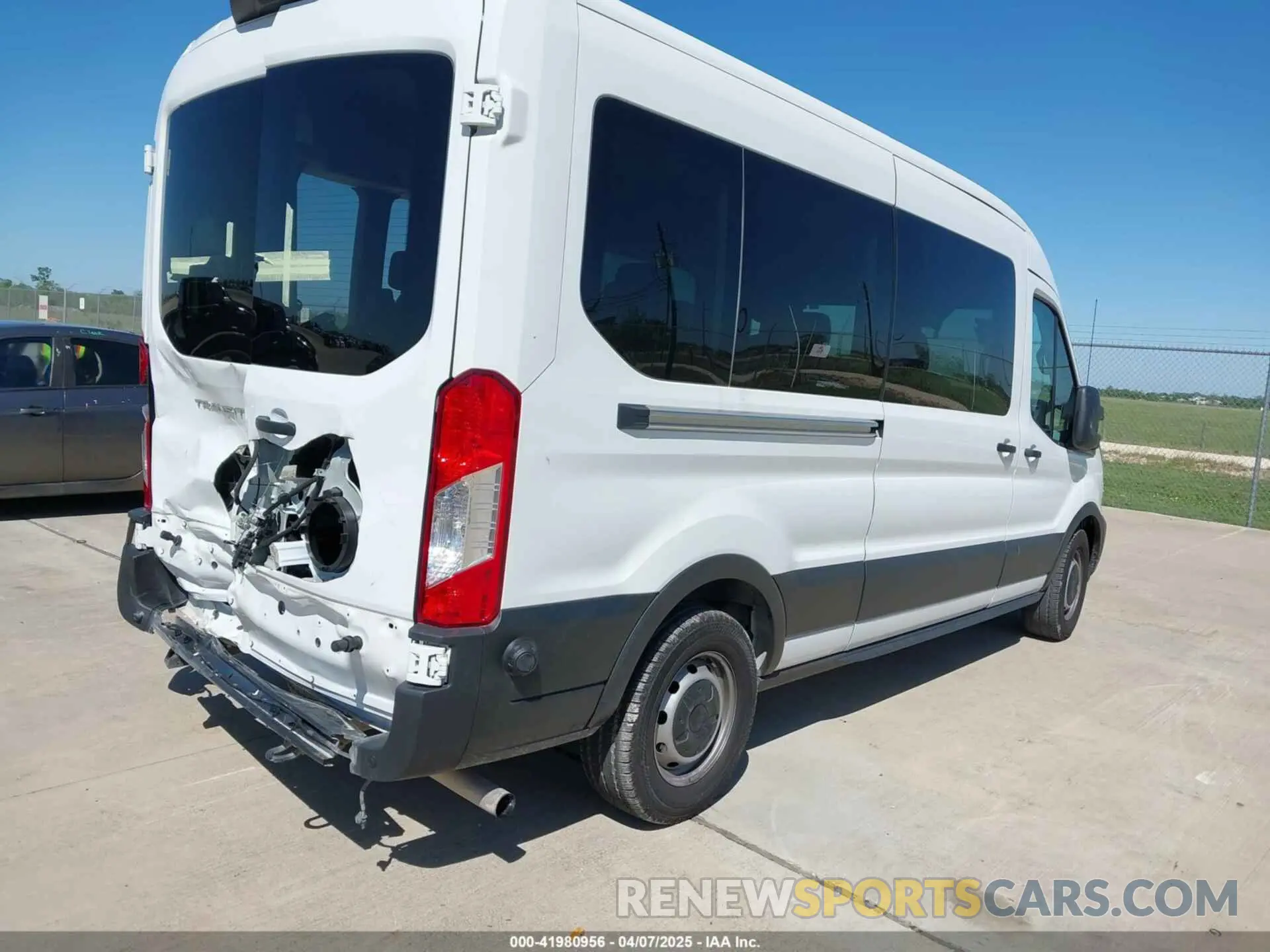 4 Фотография поврежденного автомобиля 1FBAX2C81RKA68648 FORD TRANSIT-350 PASSENGER VAN 2024
