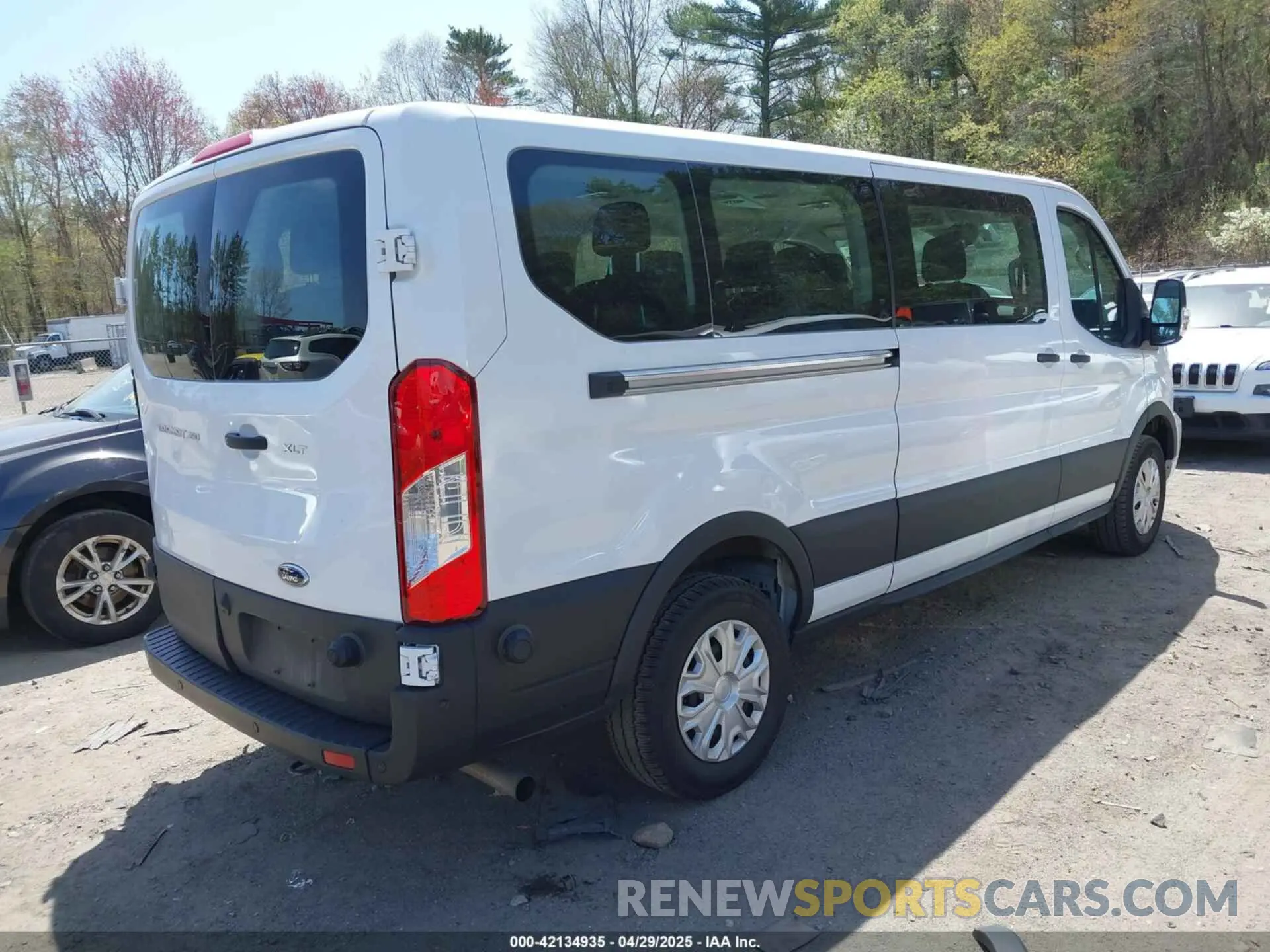 4 Photograph of a damaged car 1FBAX2Y88RKA15681 FORD TRANSIT-350 PASSENGER VAN 2024