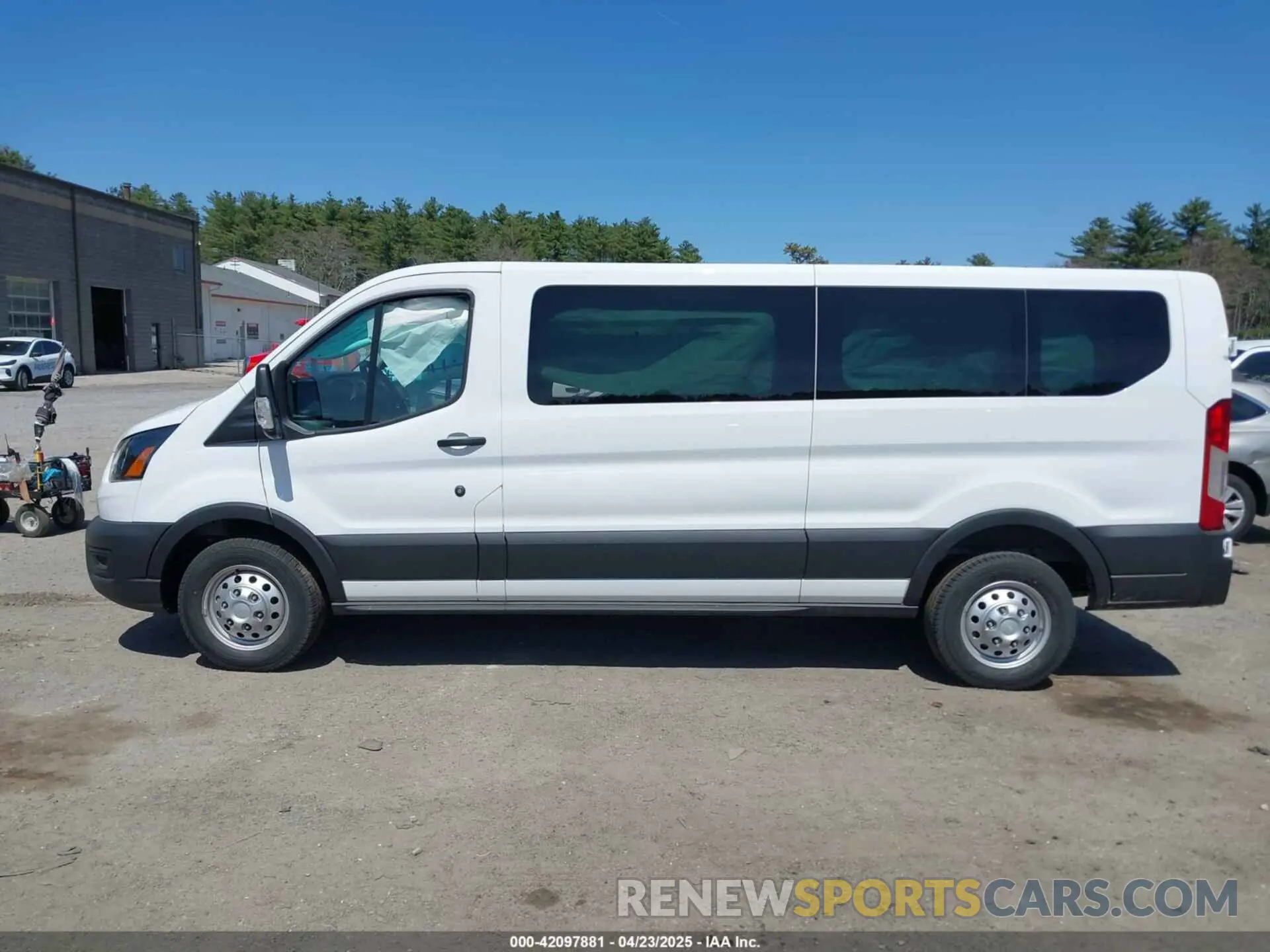 15 Фотография поврежденного автомобиля 1FBAX9Y82RKB84992 FORD TRANSIT-350 PASSENGER VAN 2024