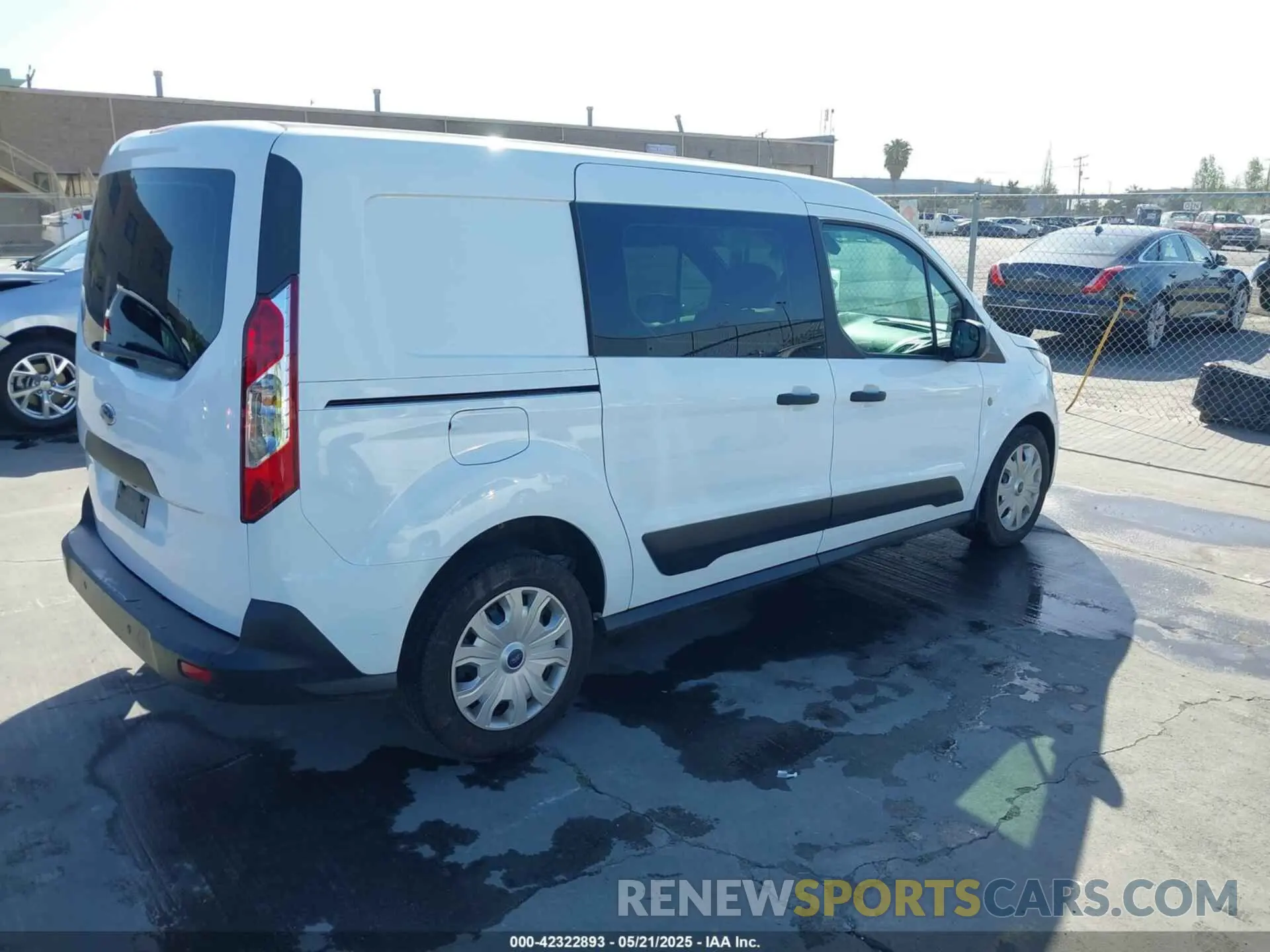 4 Фотография поврежденного автомобиля NM0LE7F27K1389553 FORD TRANSIT CONNECT 2019