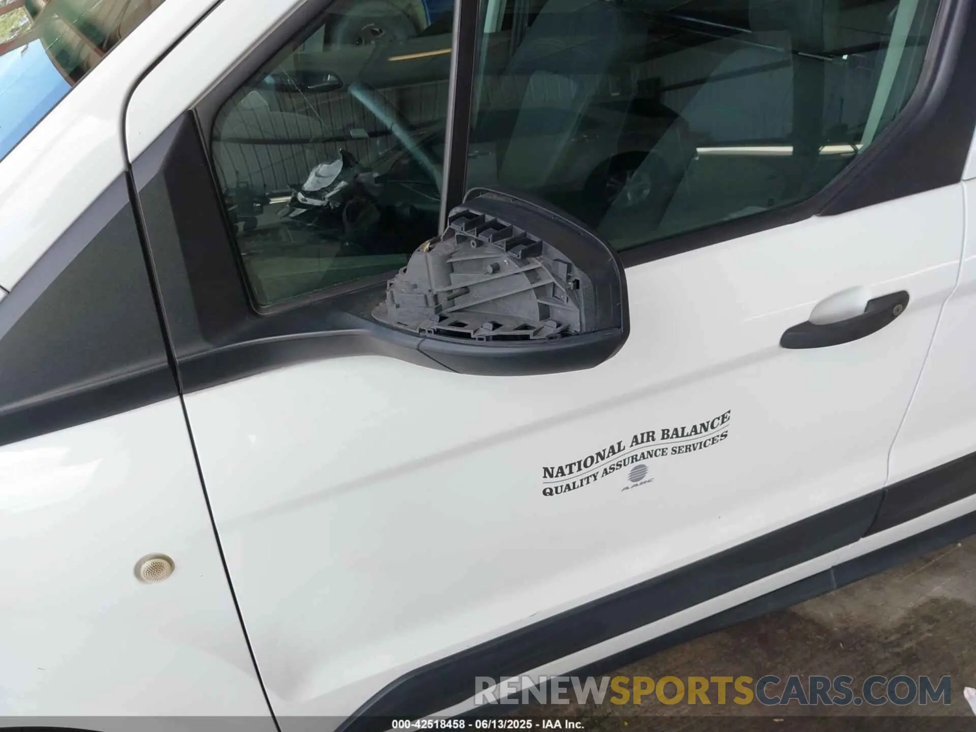 17 Фотография поврежденного автомобиля NM0LS7F23K1426316 FORD TRANSIT CONNECT 2019