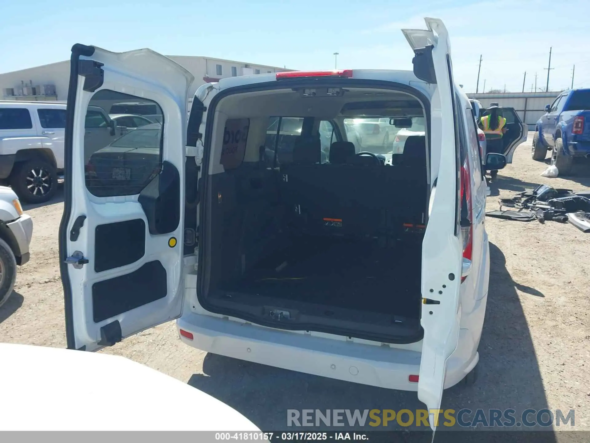 17 Photograph of a damaged car NM0GS9F23L1444104 FORD TRANSIT CONNECT 2020