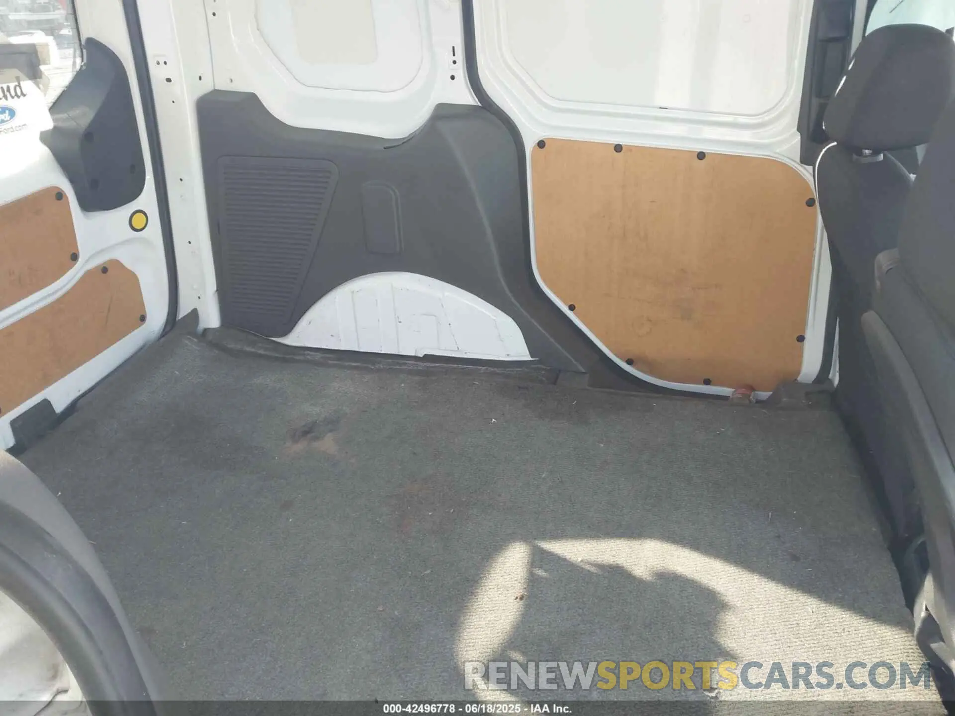 8 Photograph of a damaged car NM0LS6E24L1437421 FORD TRANSIT CONNECT 2020