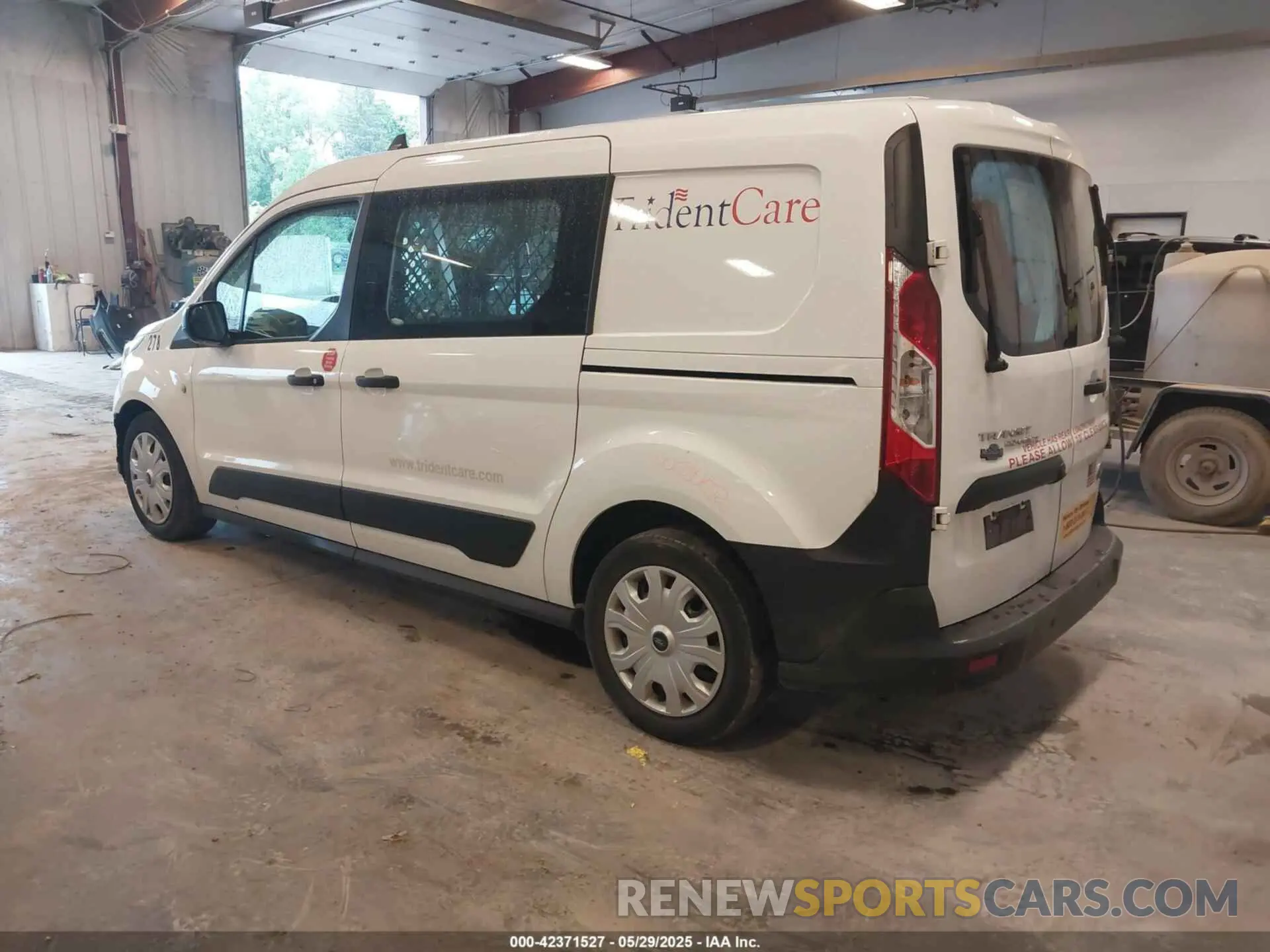 3 Фотография поврежденного автомобиля NM0LS7E76L1462600 FORD TRANSIT CONNECT 2020