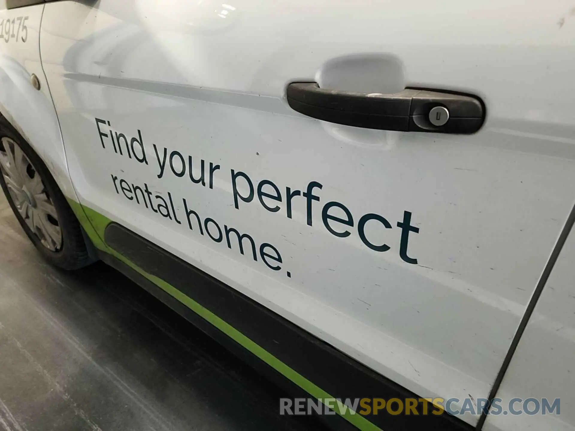 32 Photograph of a damaged car NM0LS7E29M1496875 FORD TRANSIT CONNECT 2021