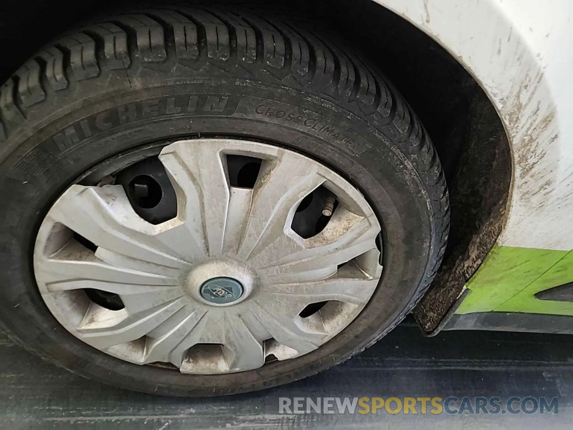 33 Photograph of a damaged car NM0LS7E29M1496875 FORD TRANSIT CONNECT 2021