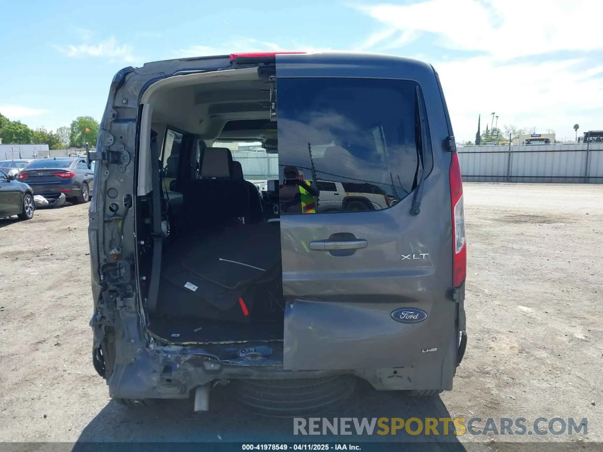 17 Photograph of a damaged car NM0GS9F28N1524209 FORD TRANSIT CONNECT 2022