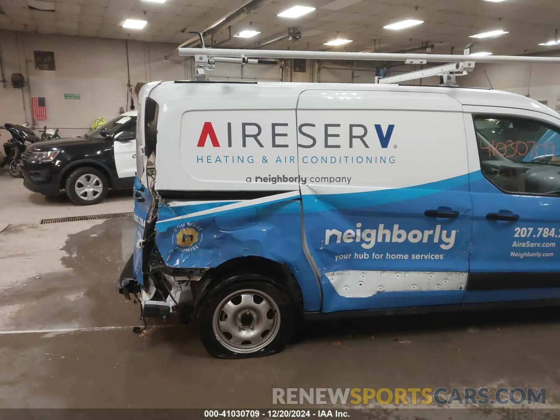 18 Photograph of a damaged car NM0LS7S28P1572305 FORD TRANSIT CONNECT 2023