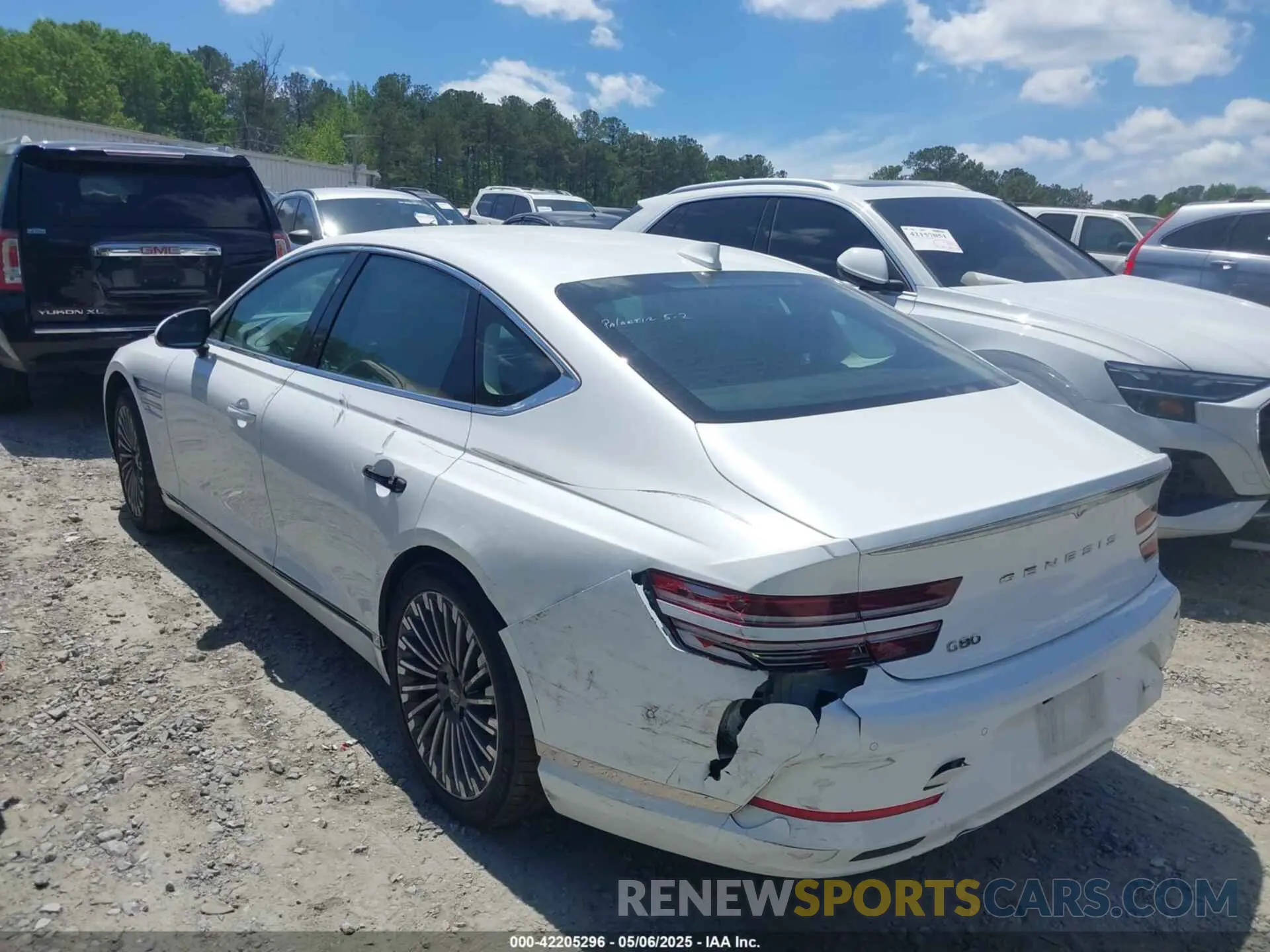 14 Photograph of a damaged car KMTGE4S15PU007107 GENESIS ELECTRIFIED G80 2023