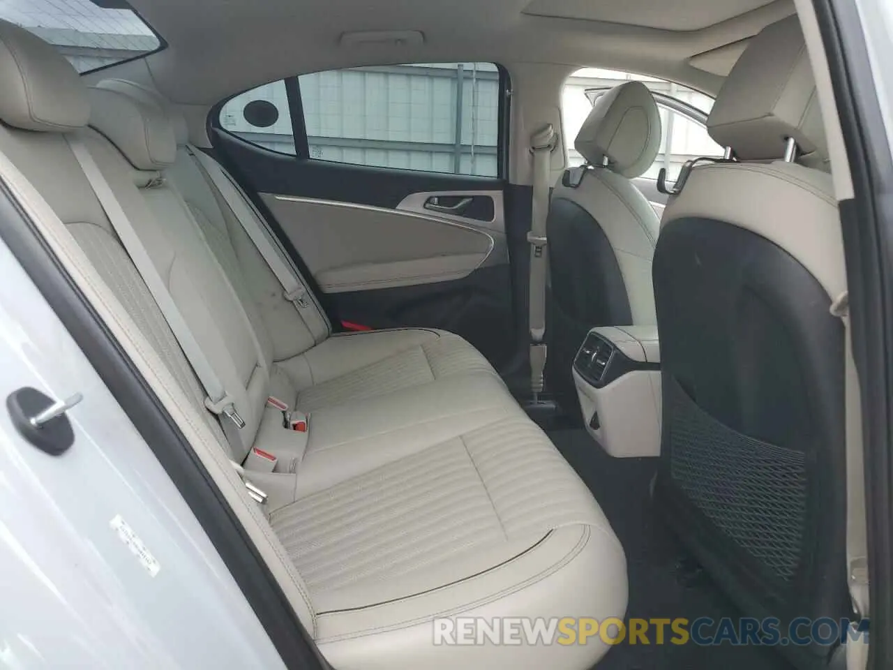 10 Photograph of a damaged car KMTG34LA3KU040152 GENESIS G70 2019