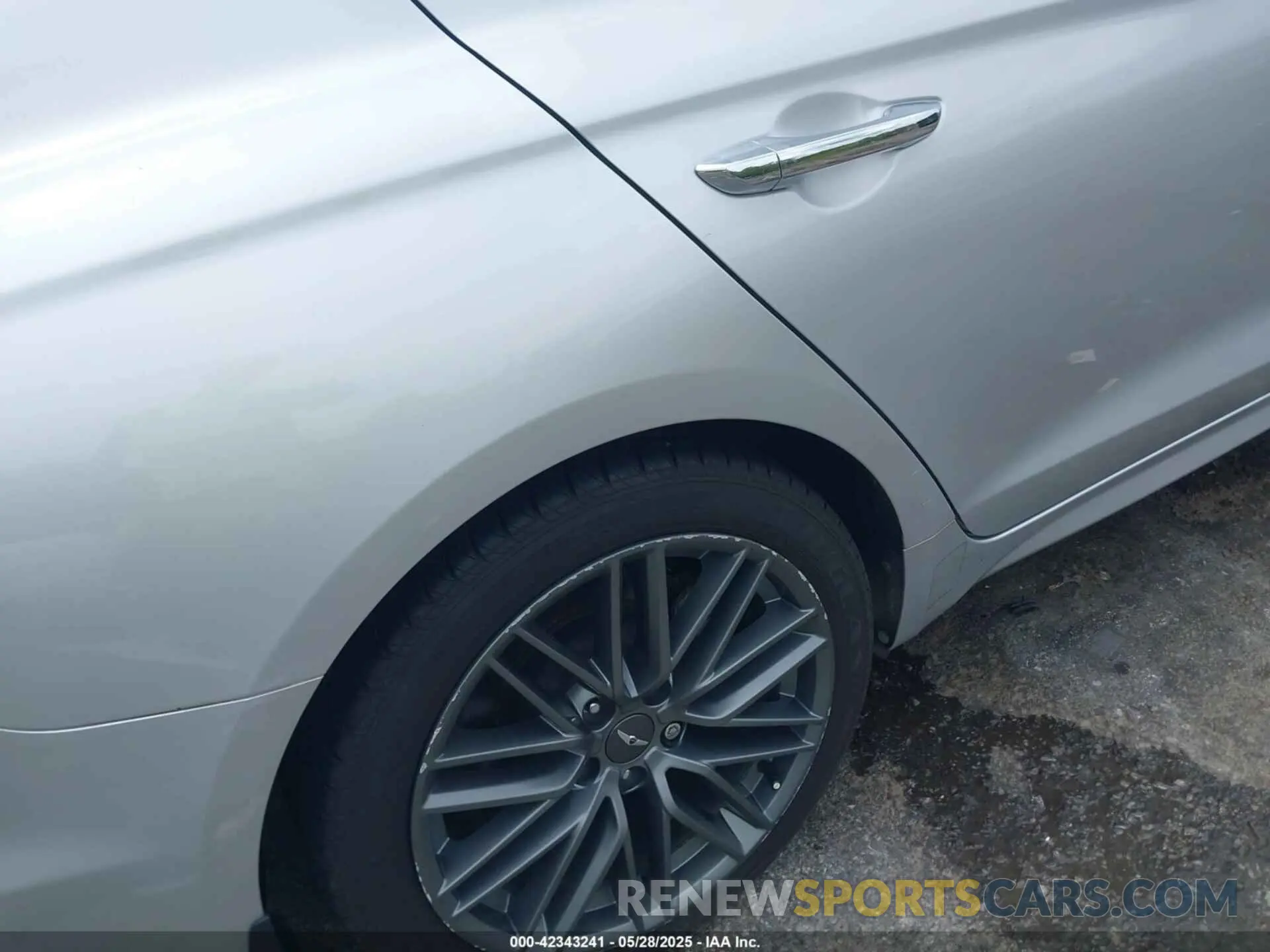 21 Photograph of a damaged car KMTG34LA4KU027233 GENESIS G70 2019