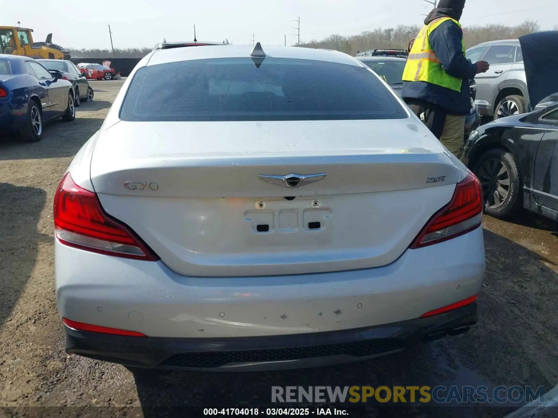 17 Photograph of a damaged car KMTG34LA5KU026611 GENESIS G70 2019