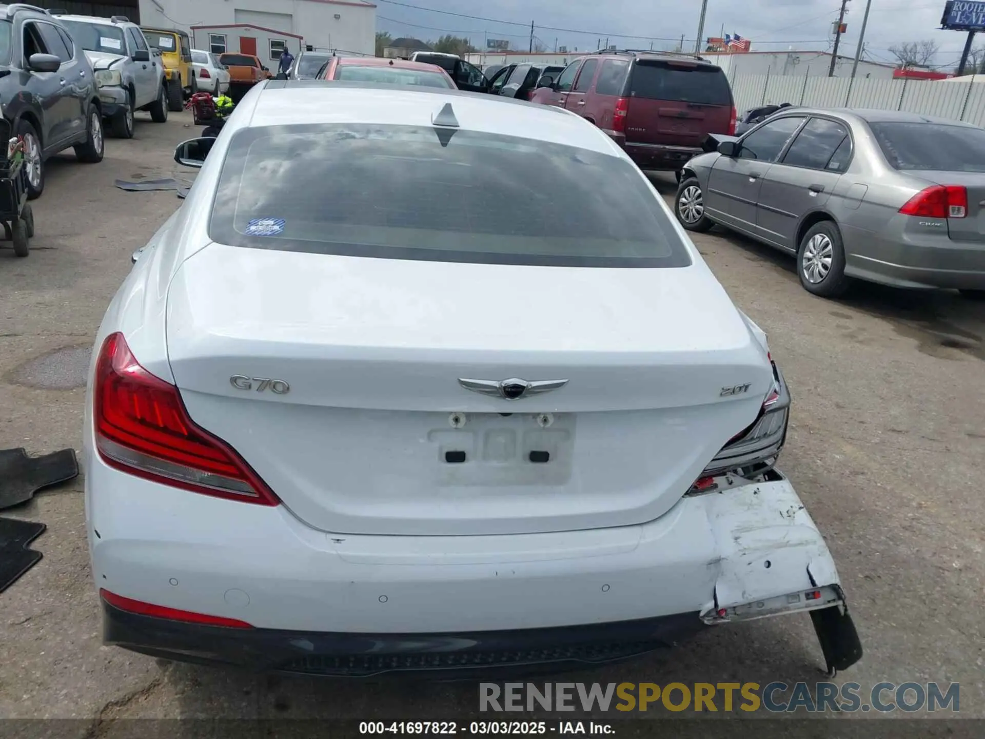 16 Photograph of a damaged car KMTG34LA8KU027252 GENESIS G70 2019