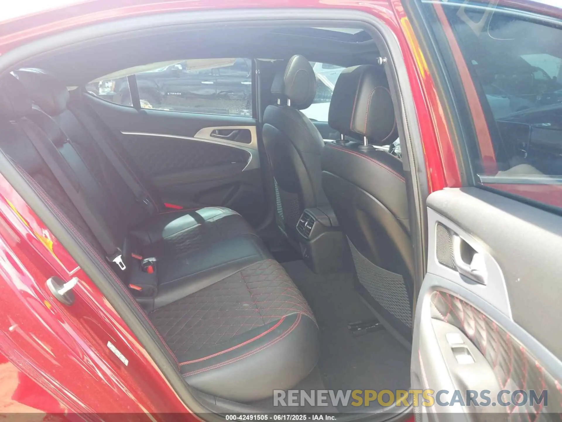 8 Photograph of a damaged car KMTG34LE3KU031793 GENESIS G70 2019