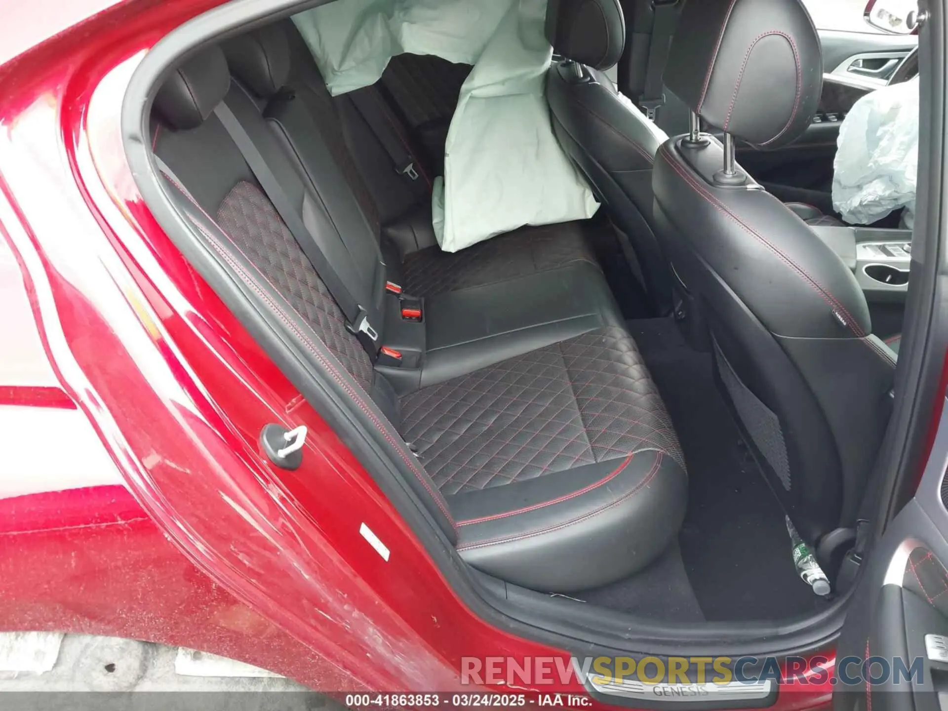 8 Photograph of a damaged car KMTG34LE7KU017931 GENESIS G70 2019