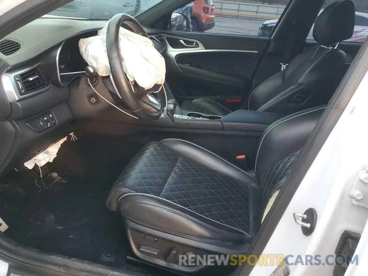 7 Photograph of a damaged car KMTG44LA0KU020504 GENESIS G70 2019