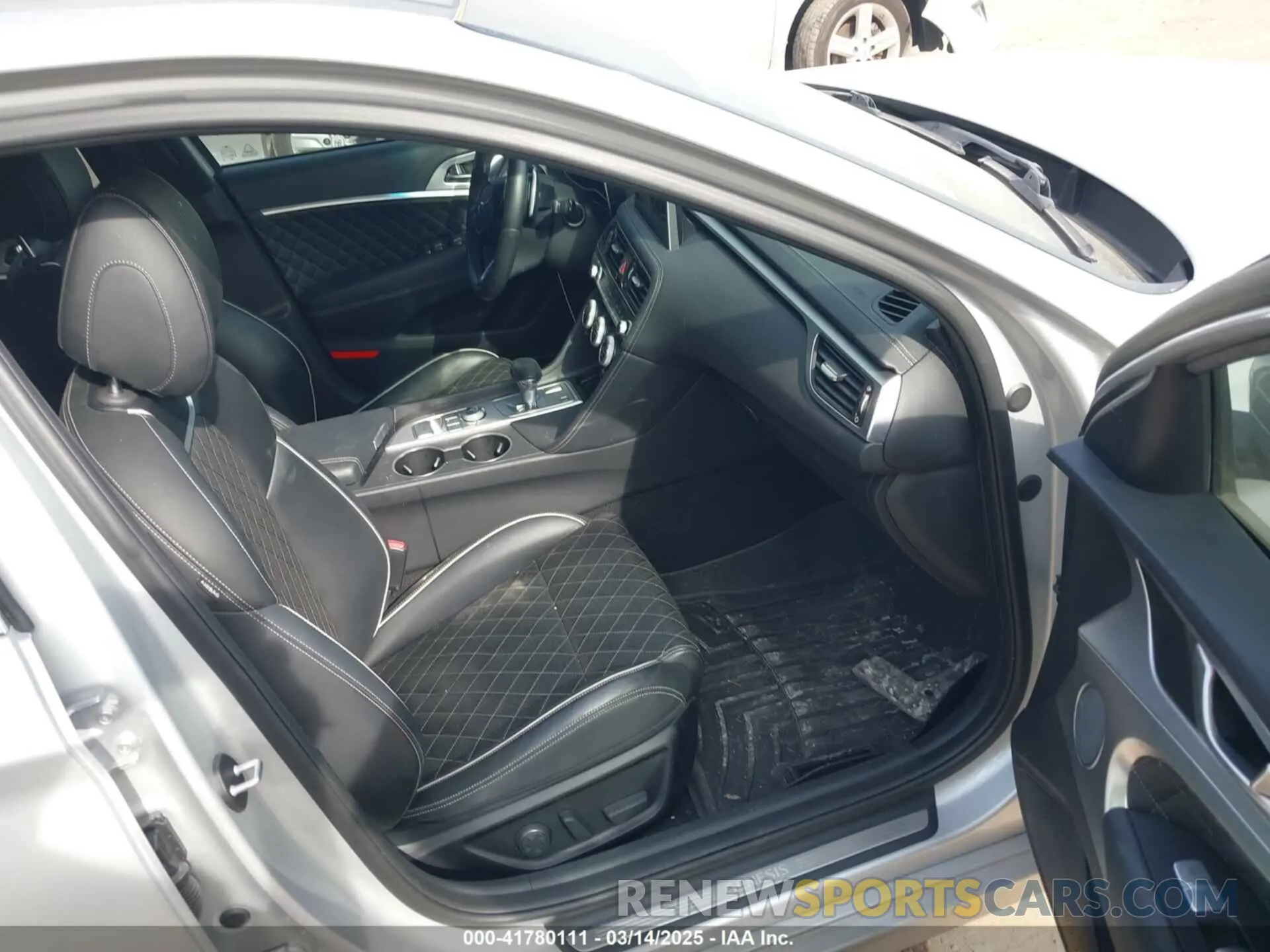 5 Photograph of a damaged car KMTG44LA2KU034212 GENESIS G70 2019
