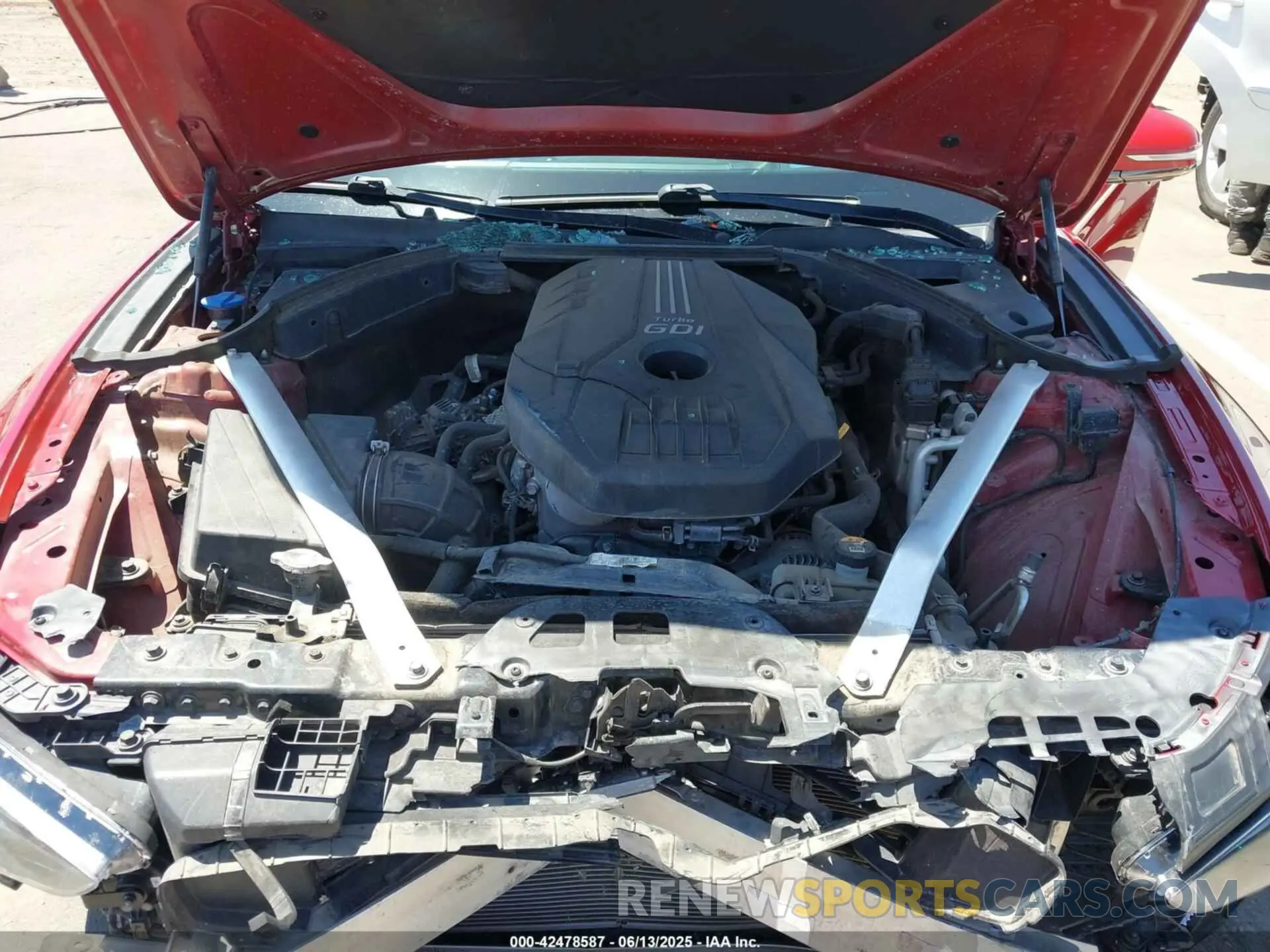 10 Photograph of a damaged car KMTG44LA7KU034108 GENESIS G70 2019