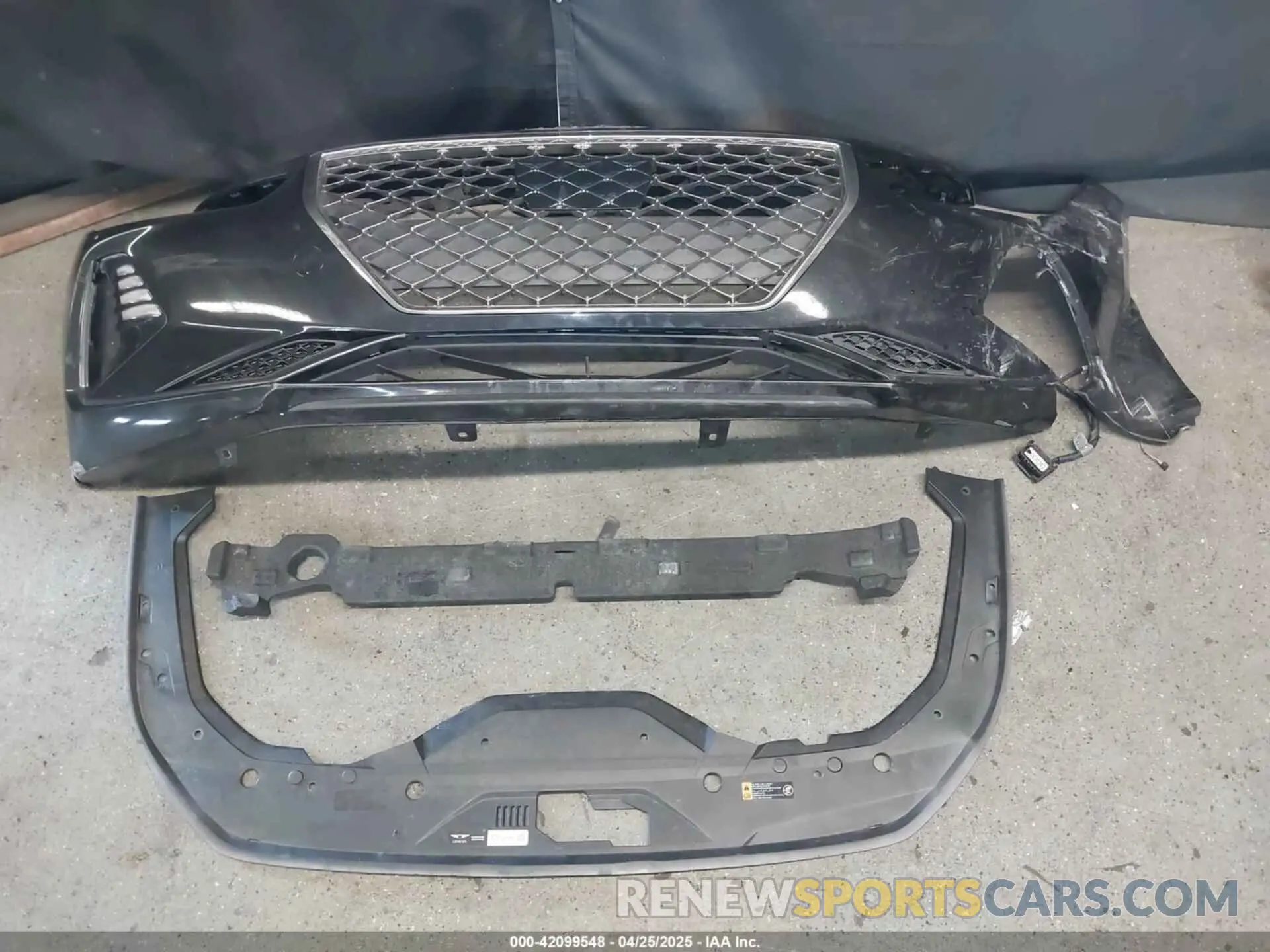 12 Photograph of a damaged car KMTG54LE6KU037582 GENESIS G70 2019
