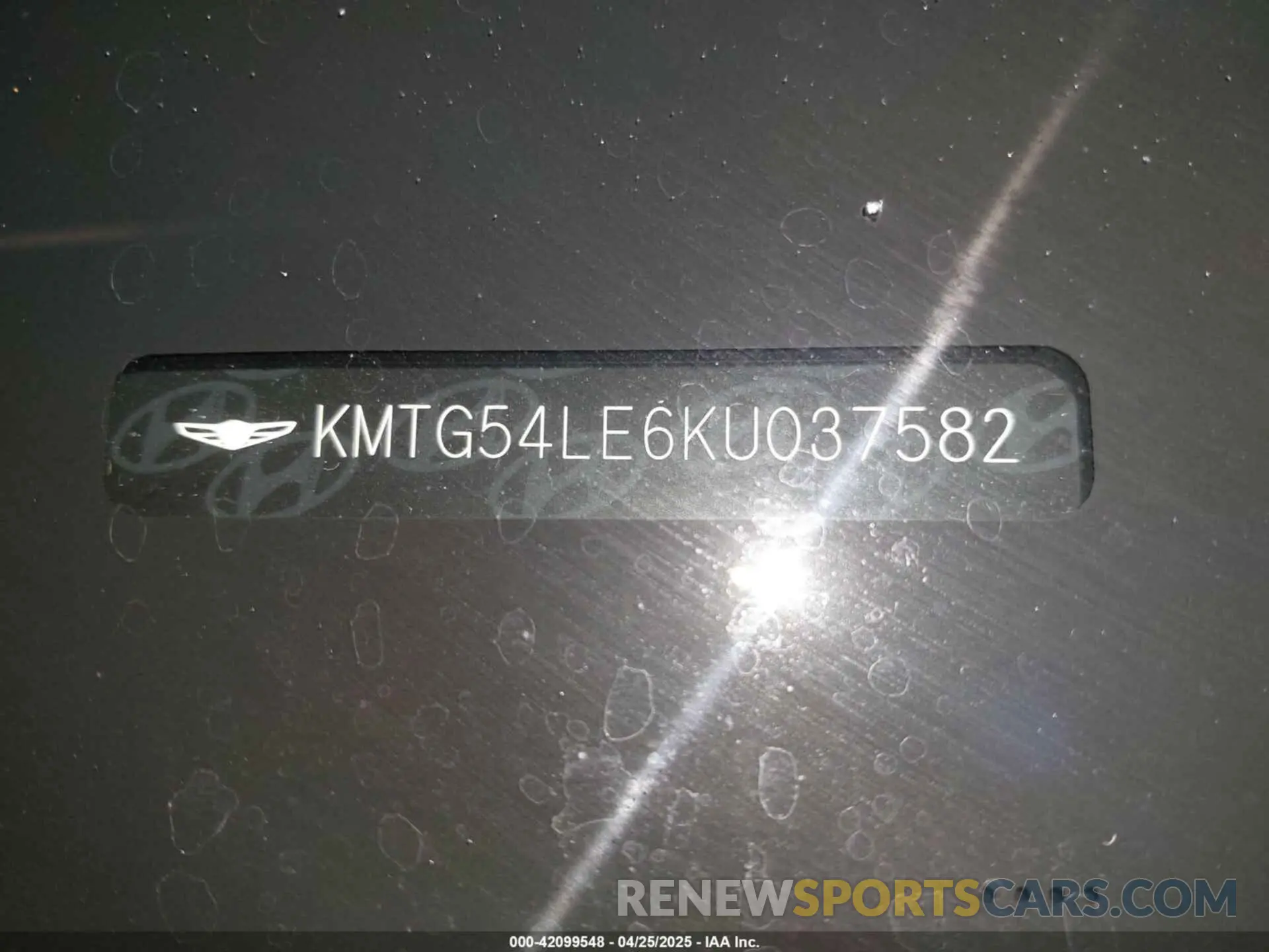 18 Photograph of a damaged car KMTG54LE6KU037582 GENESIS G70 2019