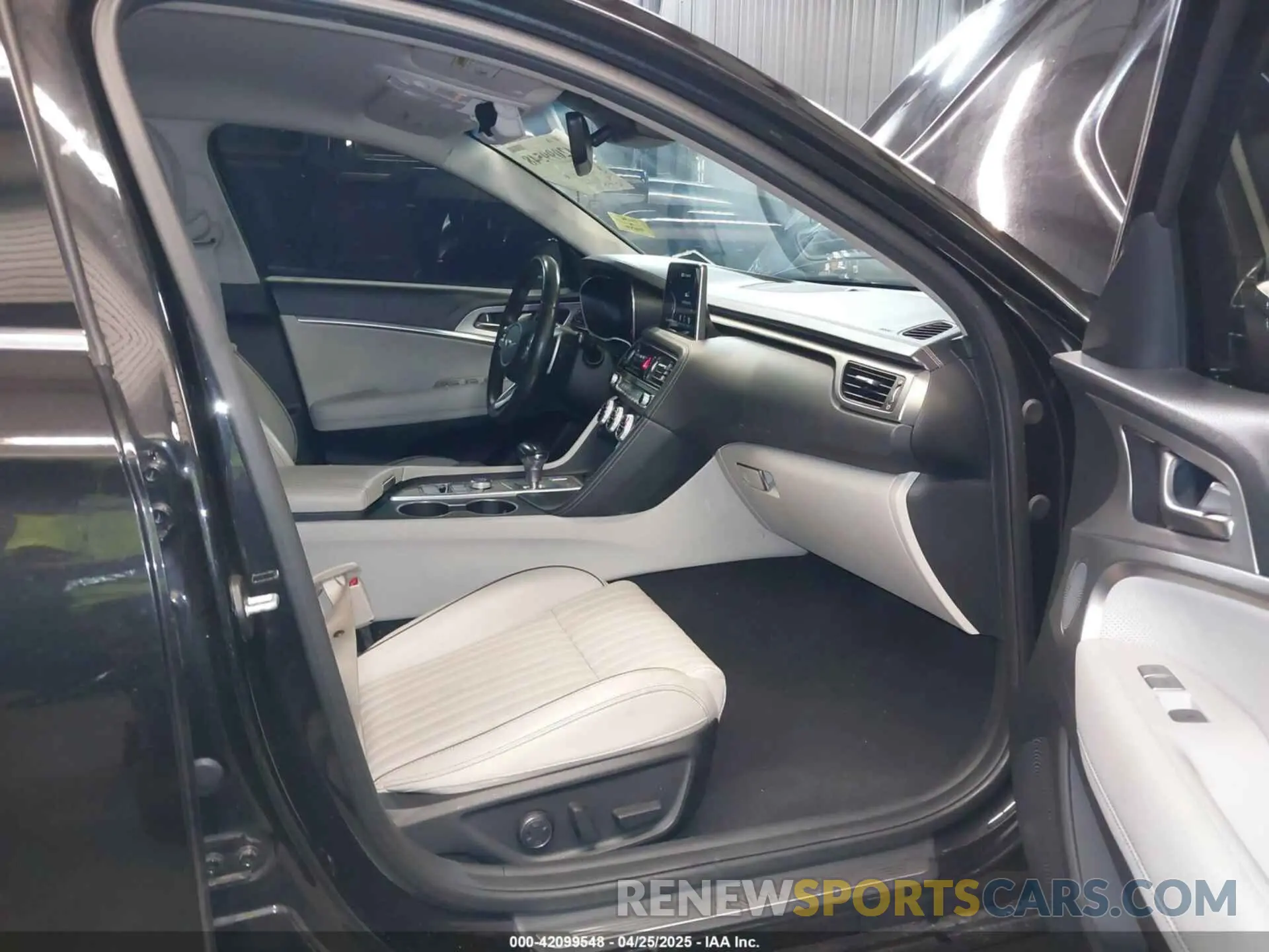 5 Photograph of a damaged car KMTG54LE6KU037582 GENESIS G70 2019