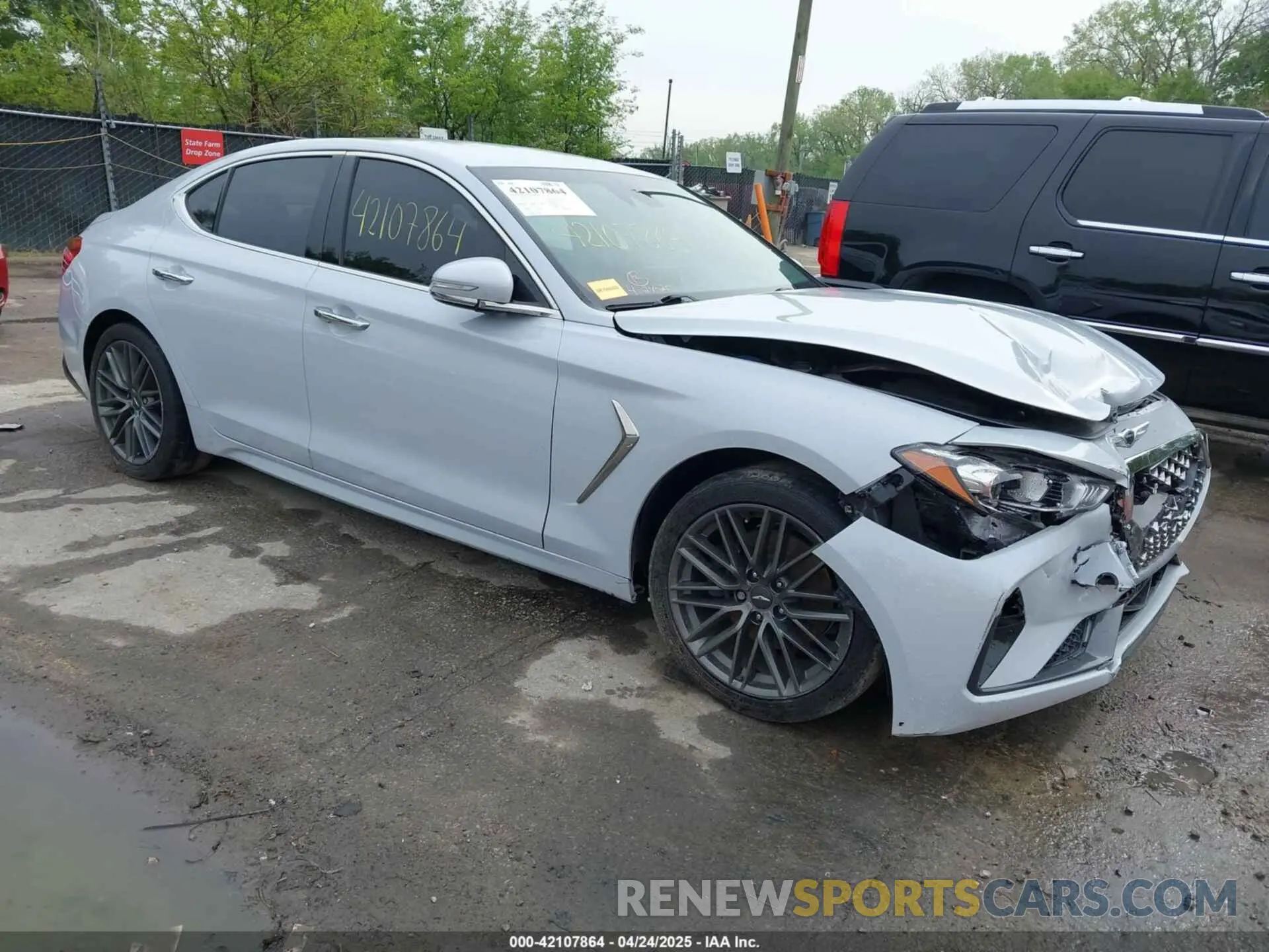 1 Фотография поврежденного автомобиля KMTG64LA1KU019355 GENESIS G70 2019
