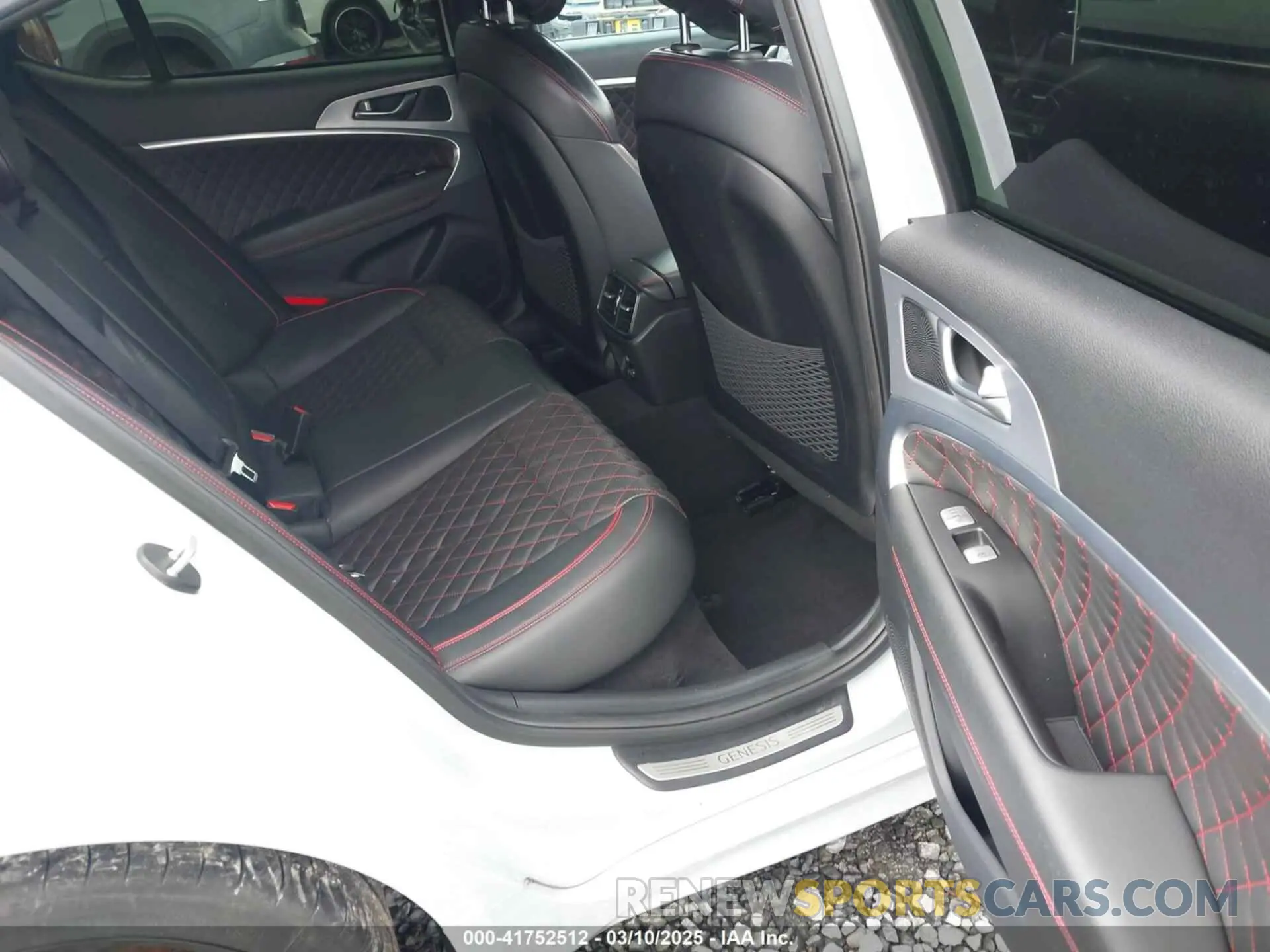 8 Photograph of a damaged car KMTG74LE6KU014118 GENESIS G70 2019