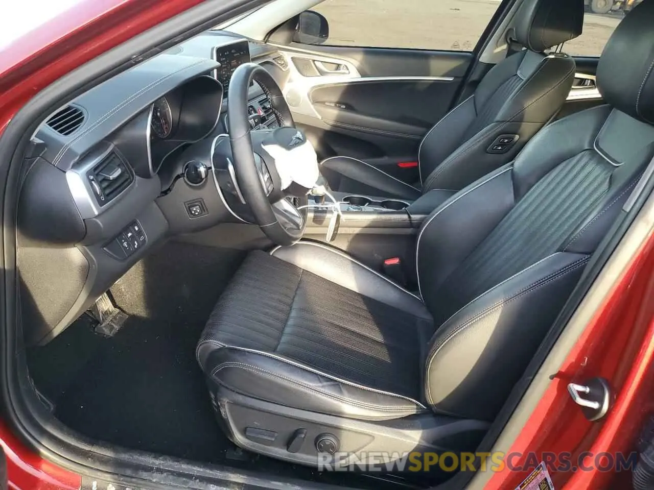 7 Photograph of a damaged car KMTG34LA0LU056732 GENESIS G70 2020