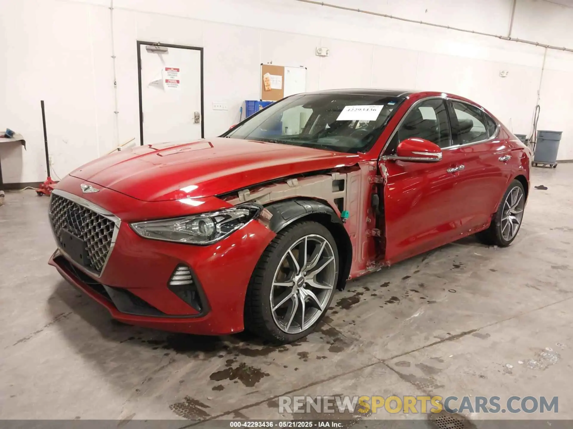 2 Фотография поврежденного автомобиля KMTG44LA3LU059816 GENESIS G70 2020