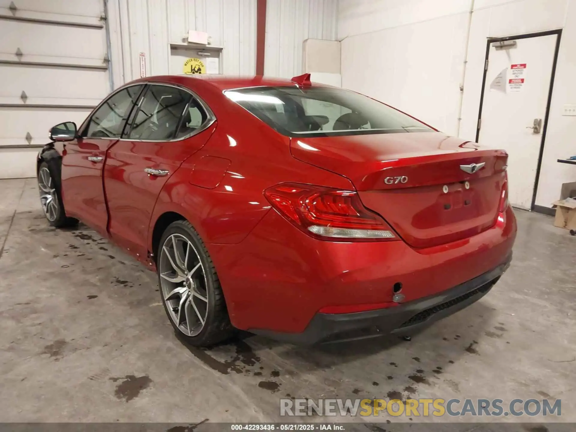 3 Фотография поврежденного автомобиля KMTG44LA3LU059816 GENESIS G70 2020