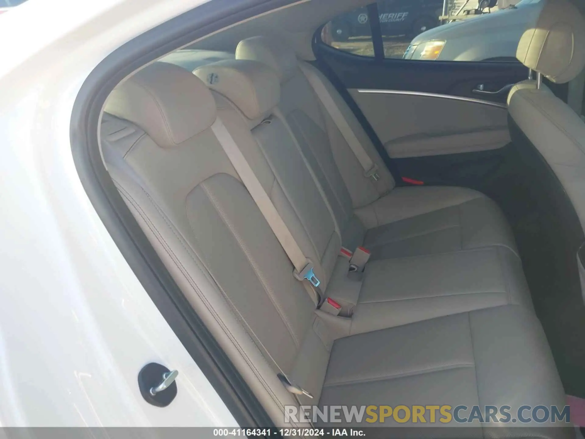8 Photograph of a damaged car KMTG64LA8LU056386 GENESIS G70 2020