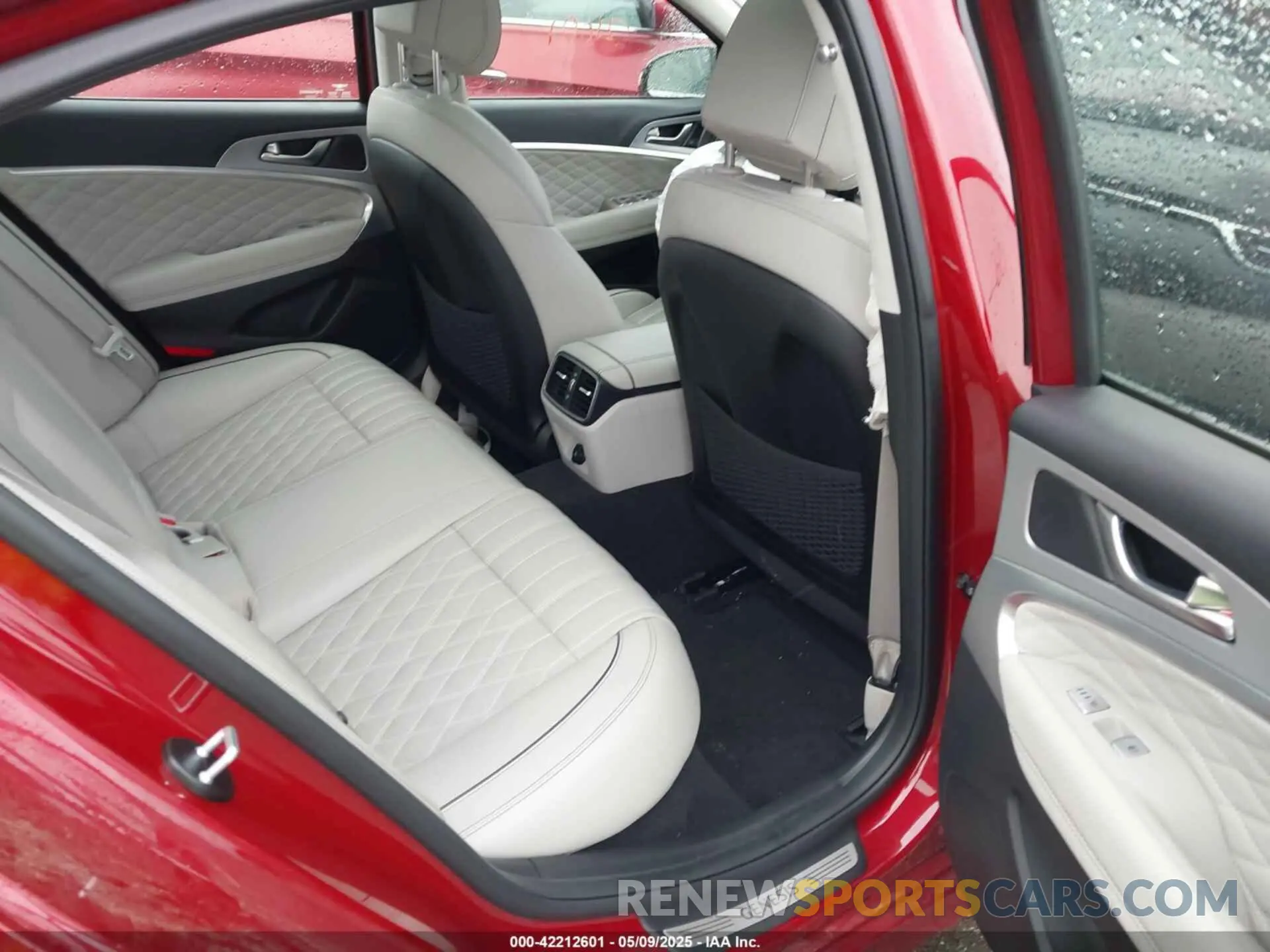 8 Photograph of a damaged car KMTG44LA0MU075456 GENESIS G70 2021