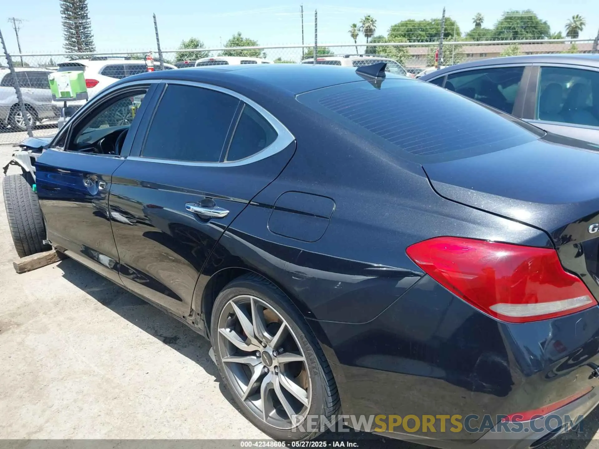 15 Photograph of a damaged car KMTG74LE0MU066394 GENESIS G70 2021