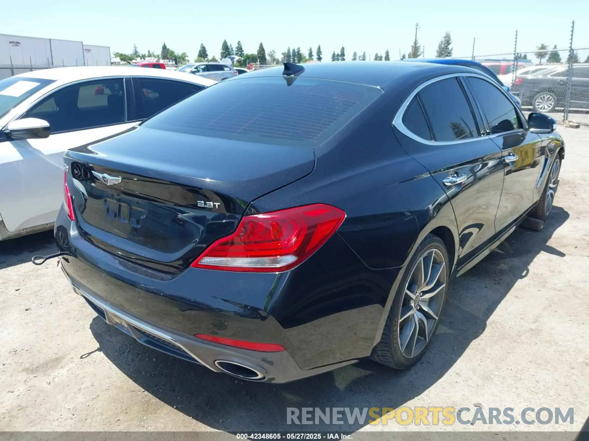 4 Photograph of a damaged car KMTG74LE0MU066394 GENESIS G70 2021