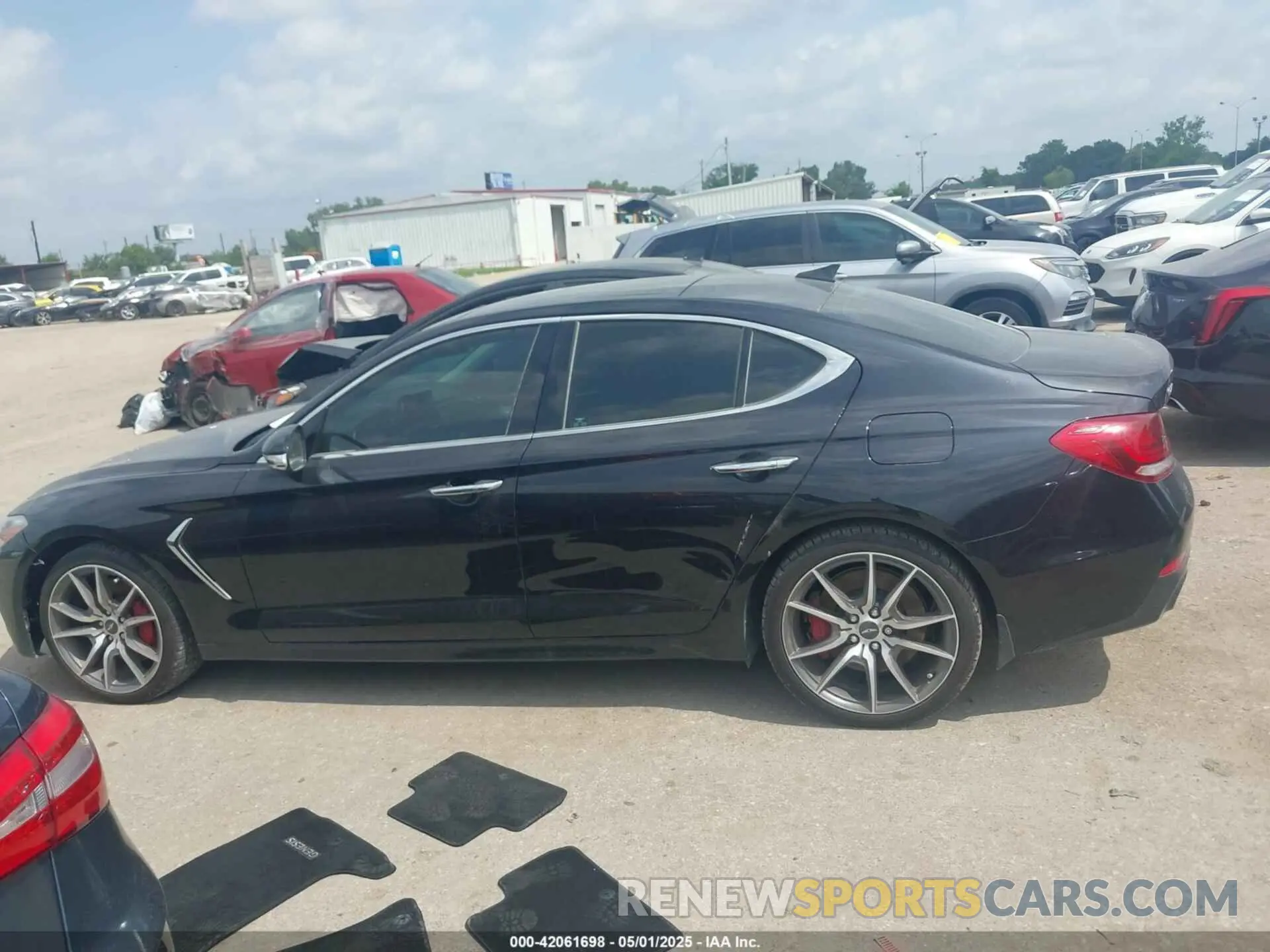14 Photograph of a damaged car KMTG74LEXMU071473 GENESIS G70 2021