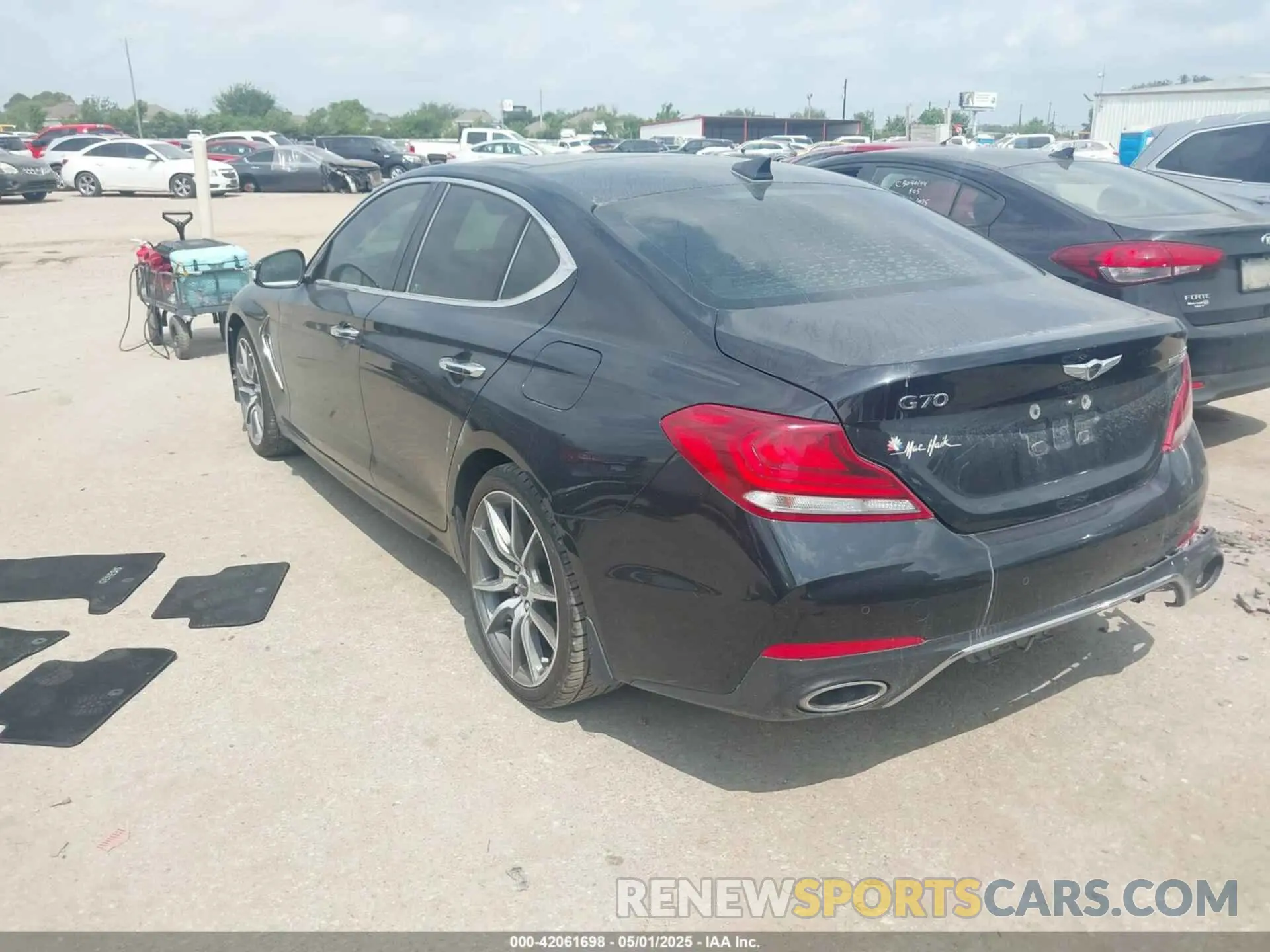 3 Photograph of a damaged car KMTG74LEXMU071473 GENESIS G70 2021