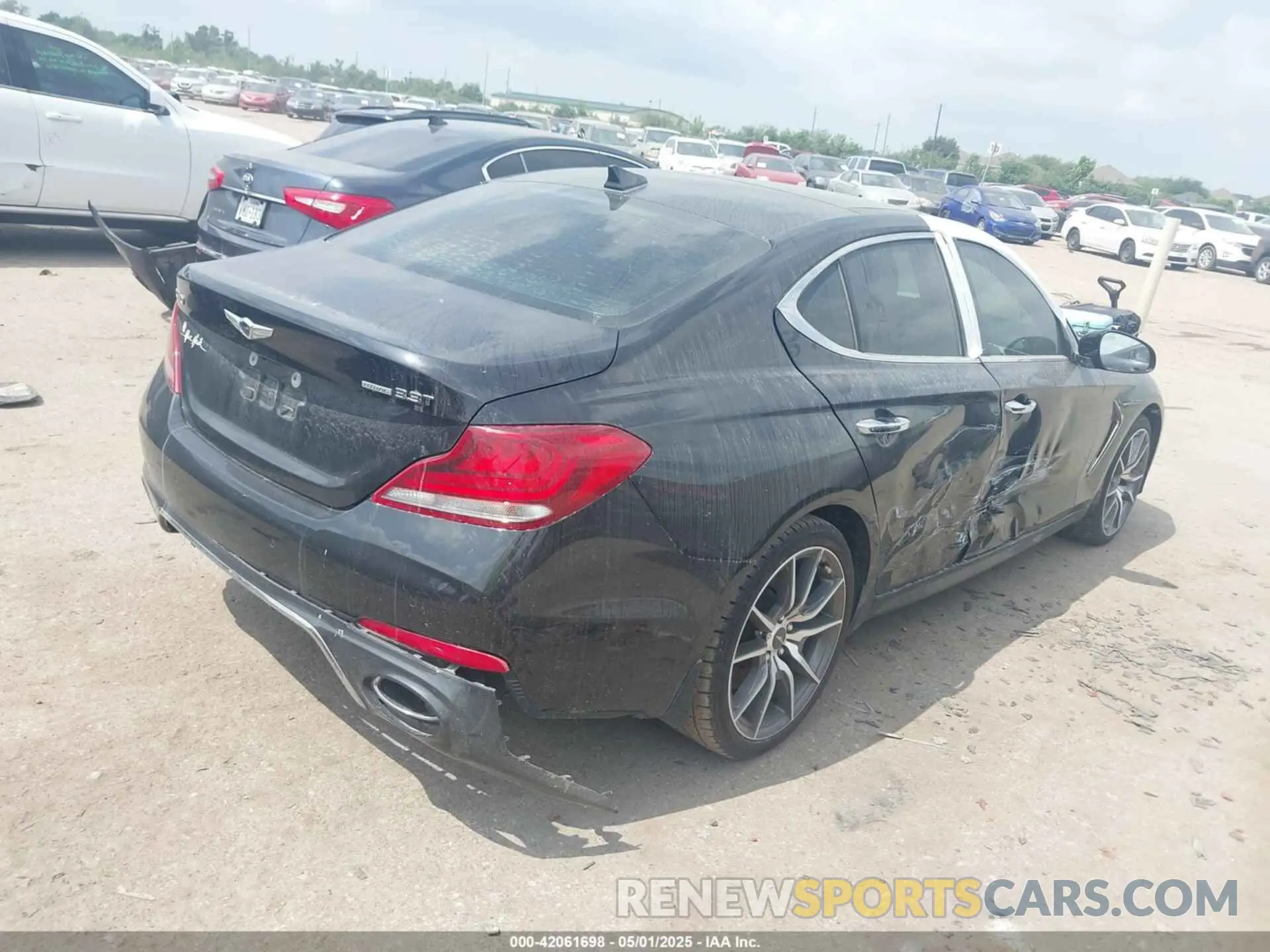 4 Photograph of a damaged car KMTG74LEXMU071473 GENESIS G70 2021