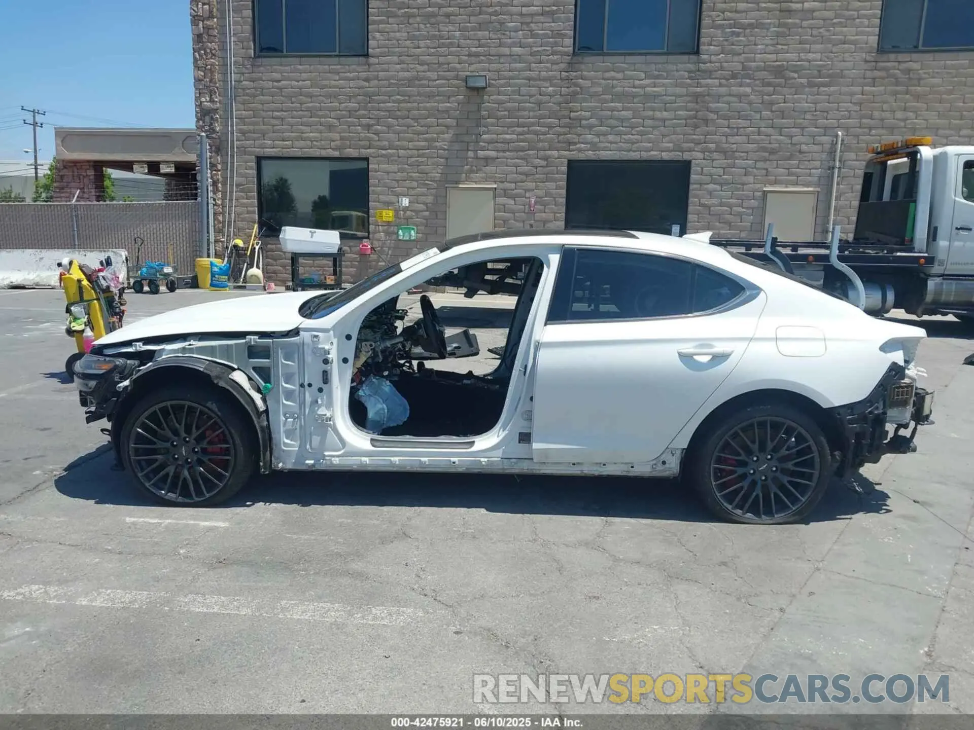 14 Photograph of a damaged car KMTG14TE2NU082213 GENESIS G70 2022