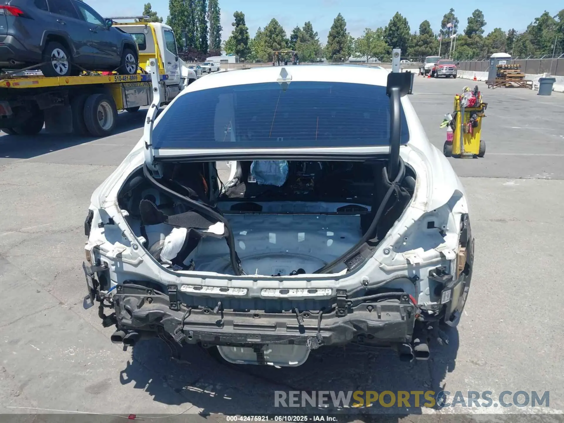 16 Photograph of a damaged car KMTG14TE2NU082213 GENESIS G70 2022