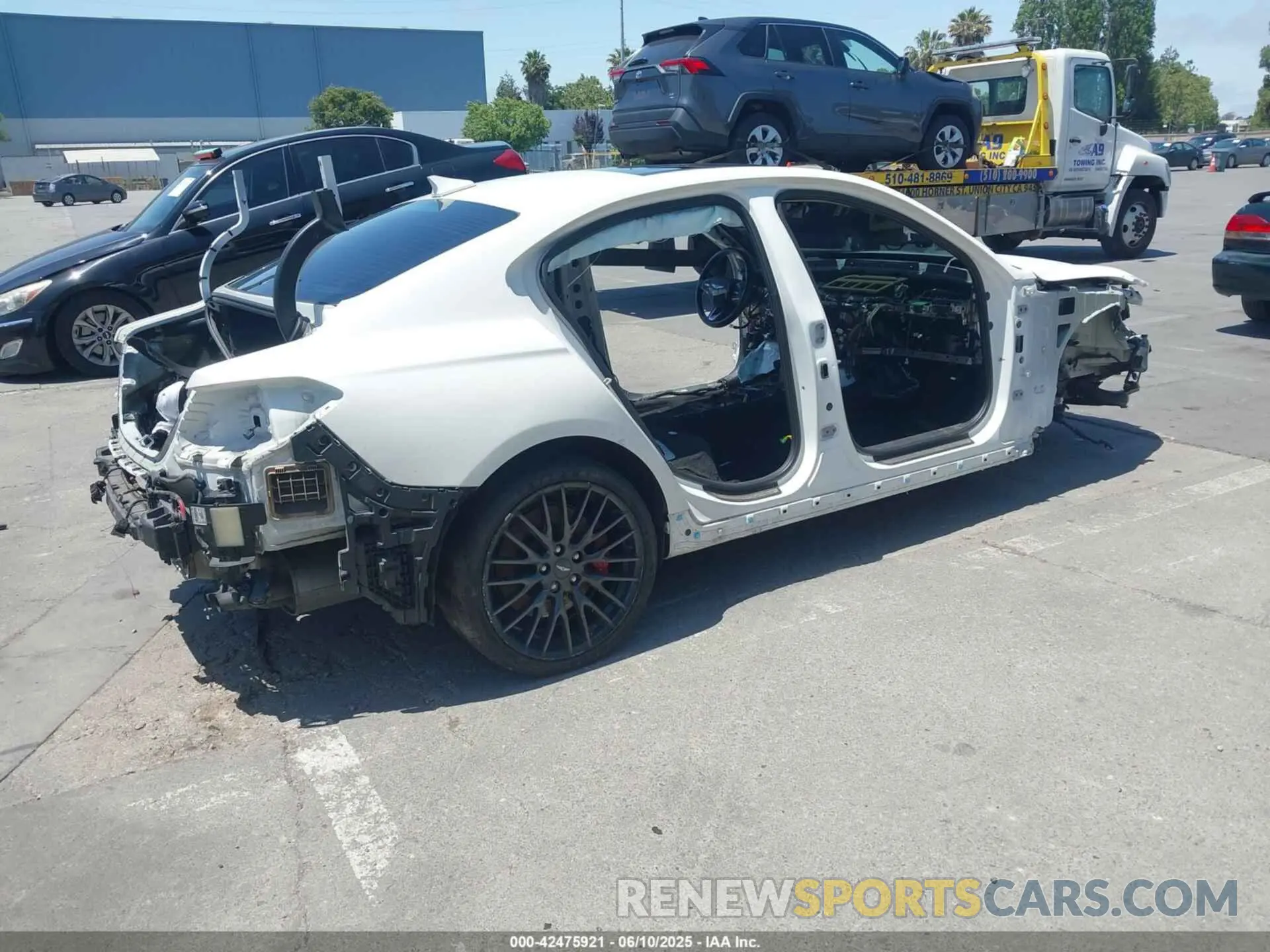4 Photograph of a damaged car KMTG14TE2NU082213 GENESIS G70 2022