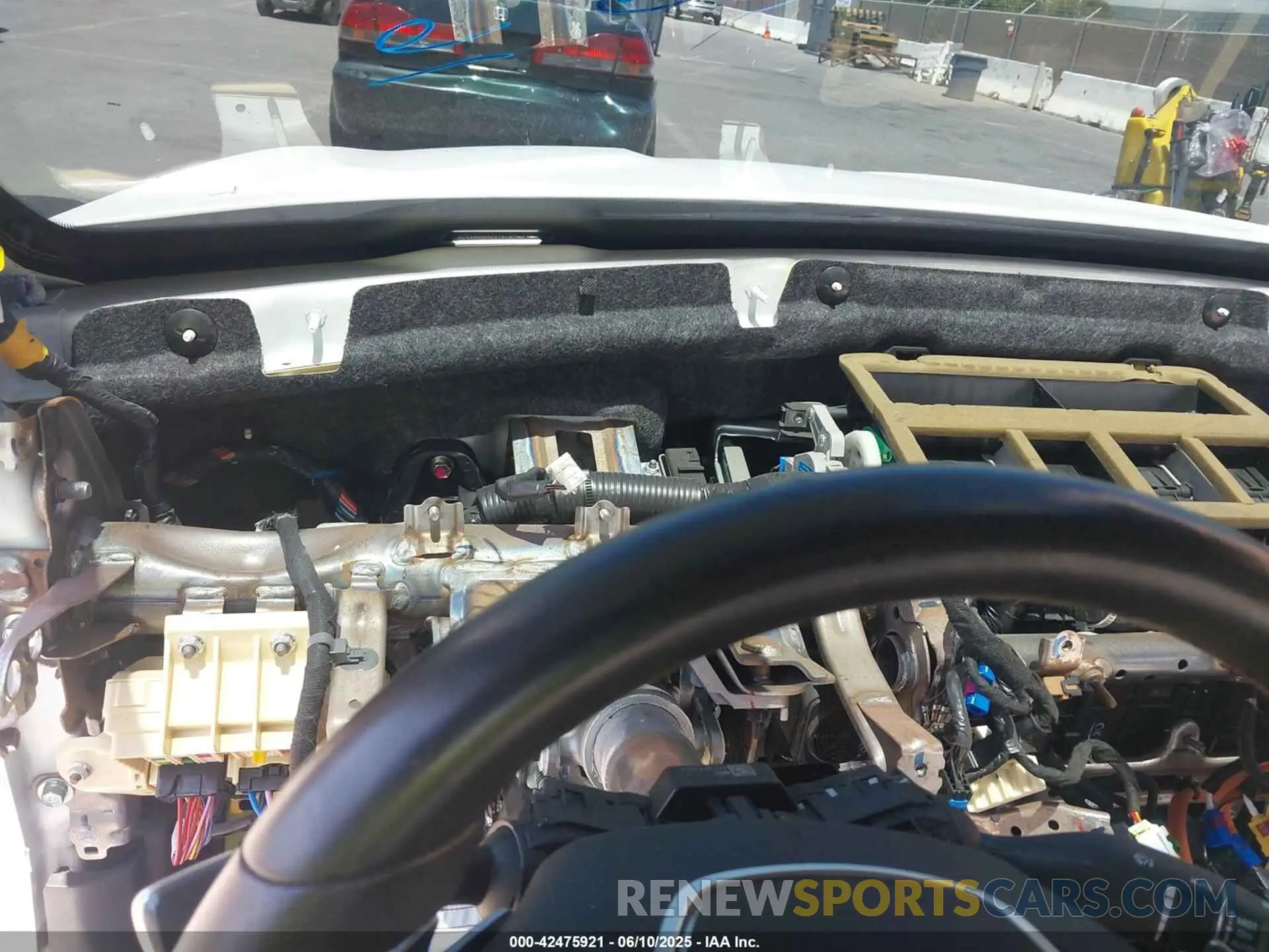 7 Photograph of a damaged car KMTG14TE2NU082213 GENESIS G70 2022